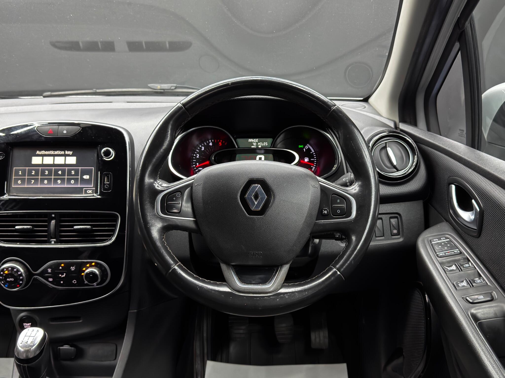 Renault Clio view 18