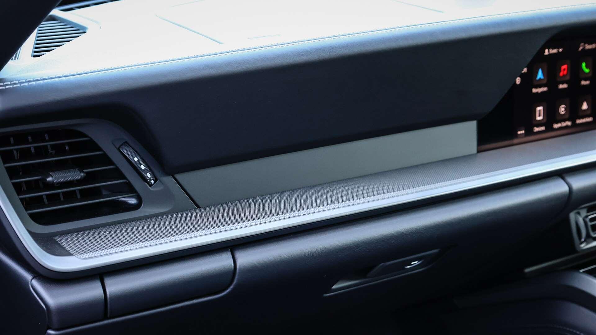Porsche 911 view 24