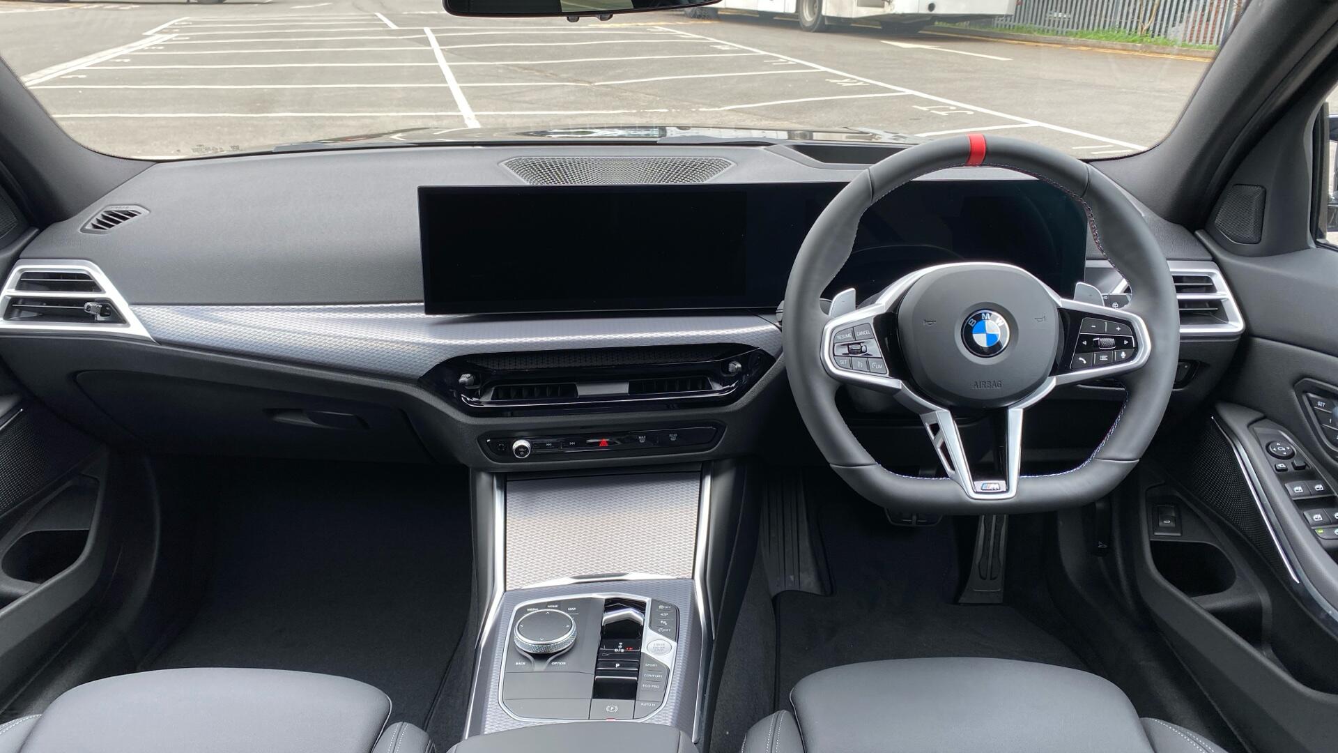 BMW 3 Series view 4