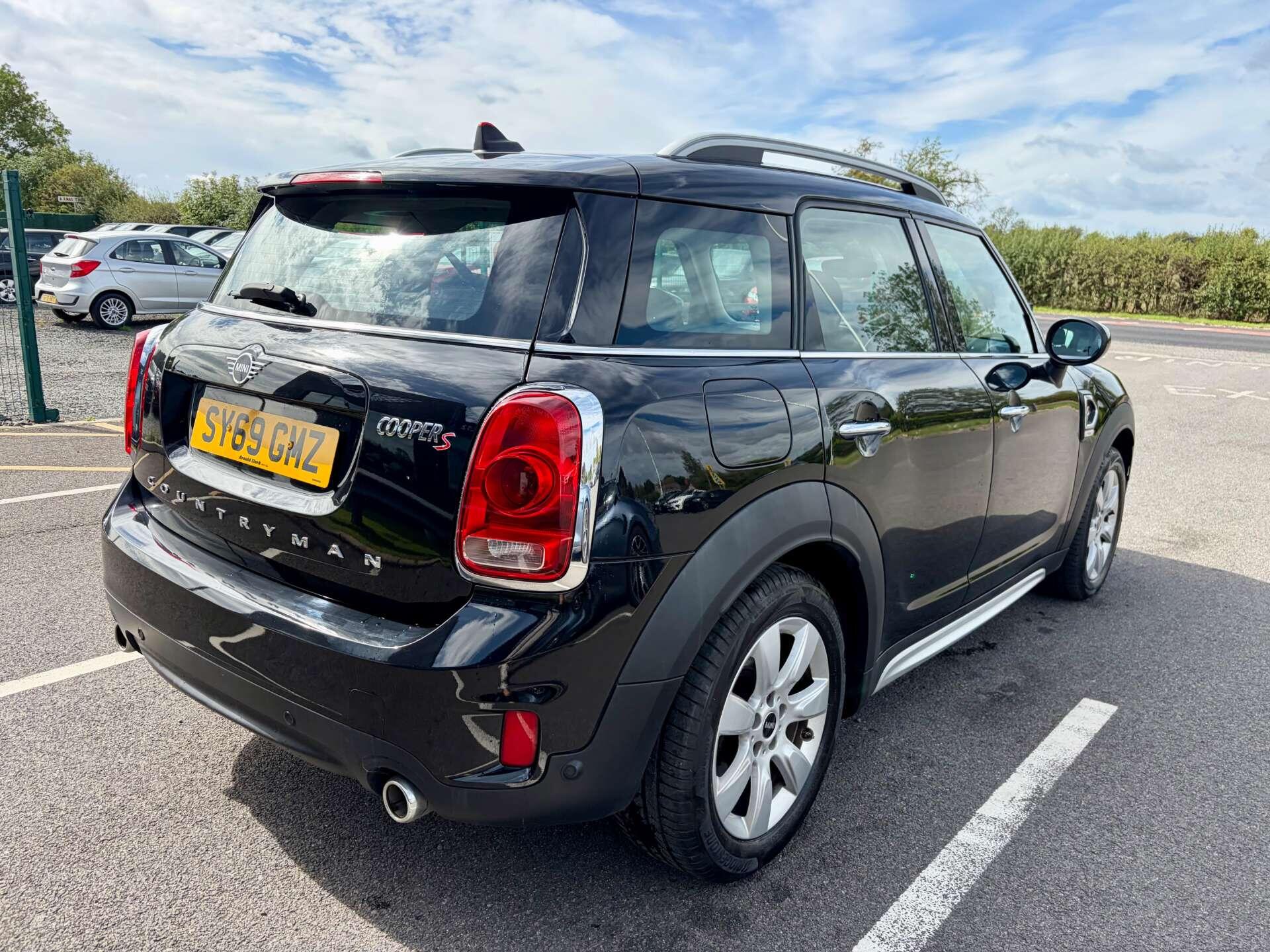 Mini Countryman view 8