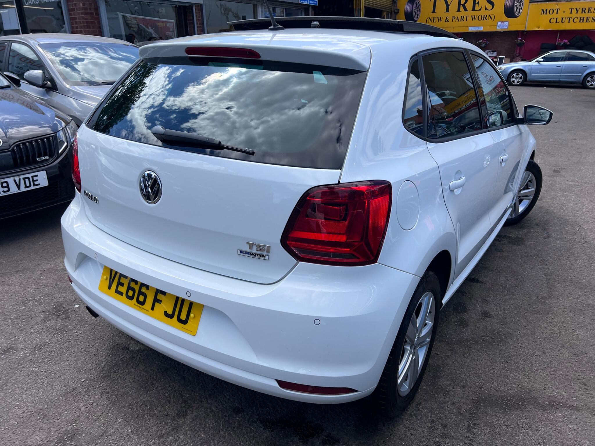 Volkswagen Polo view 10