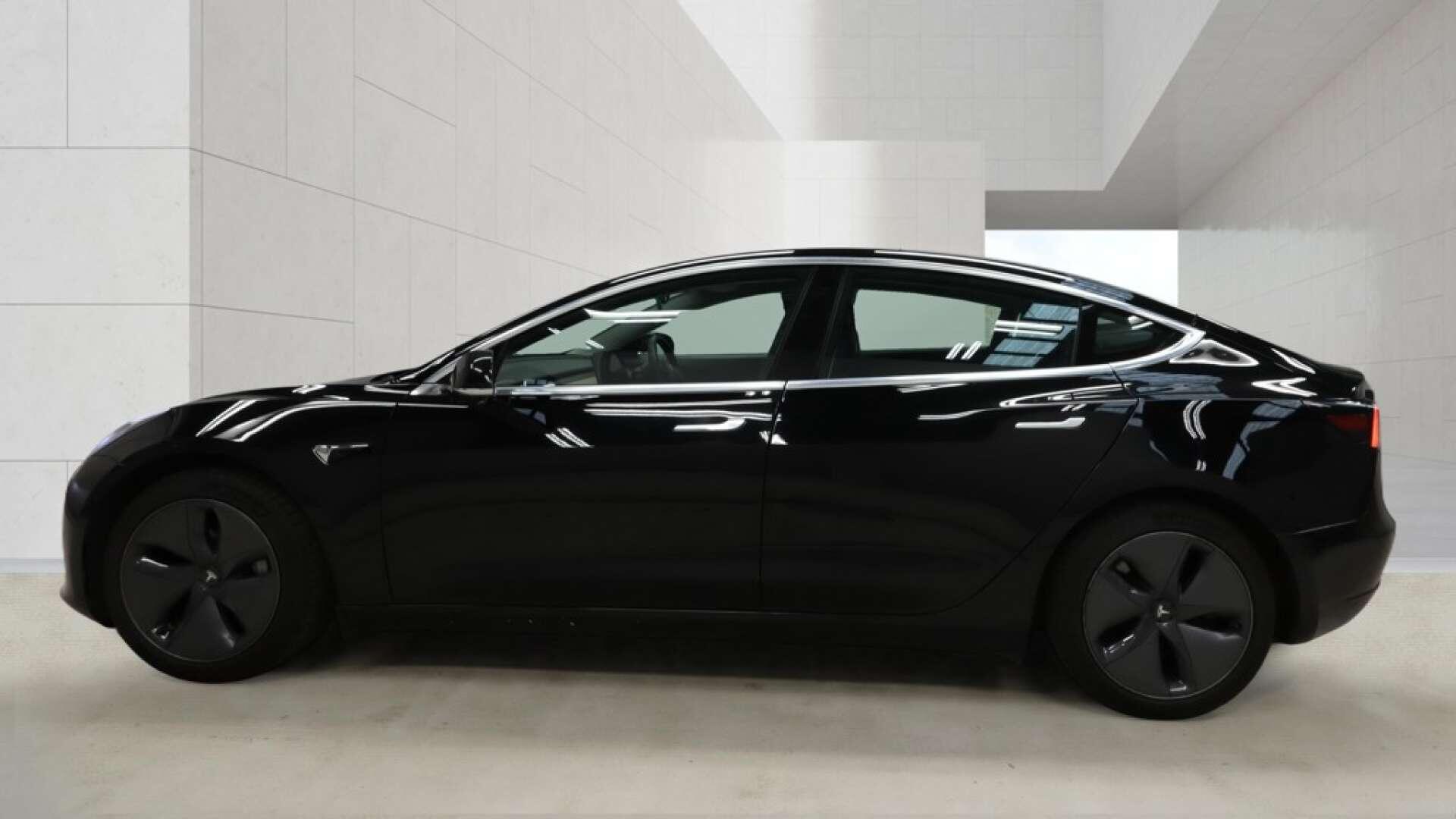 Tesla Model 3 view 6