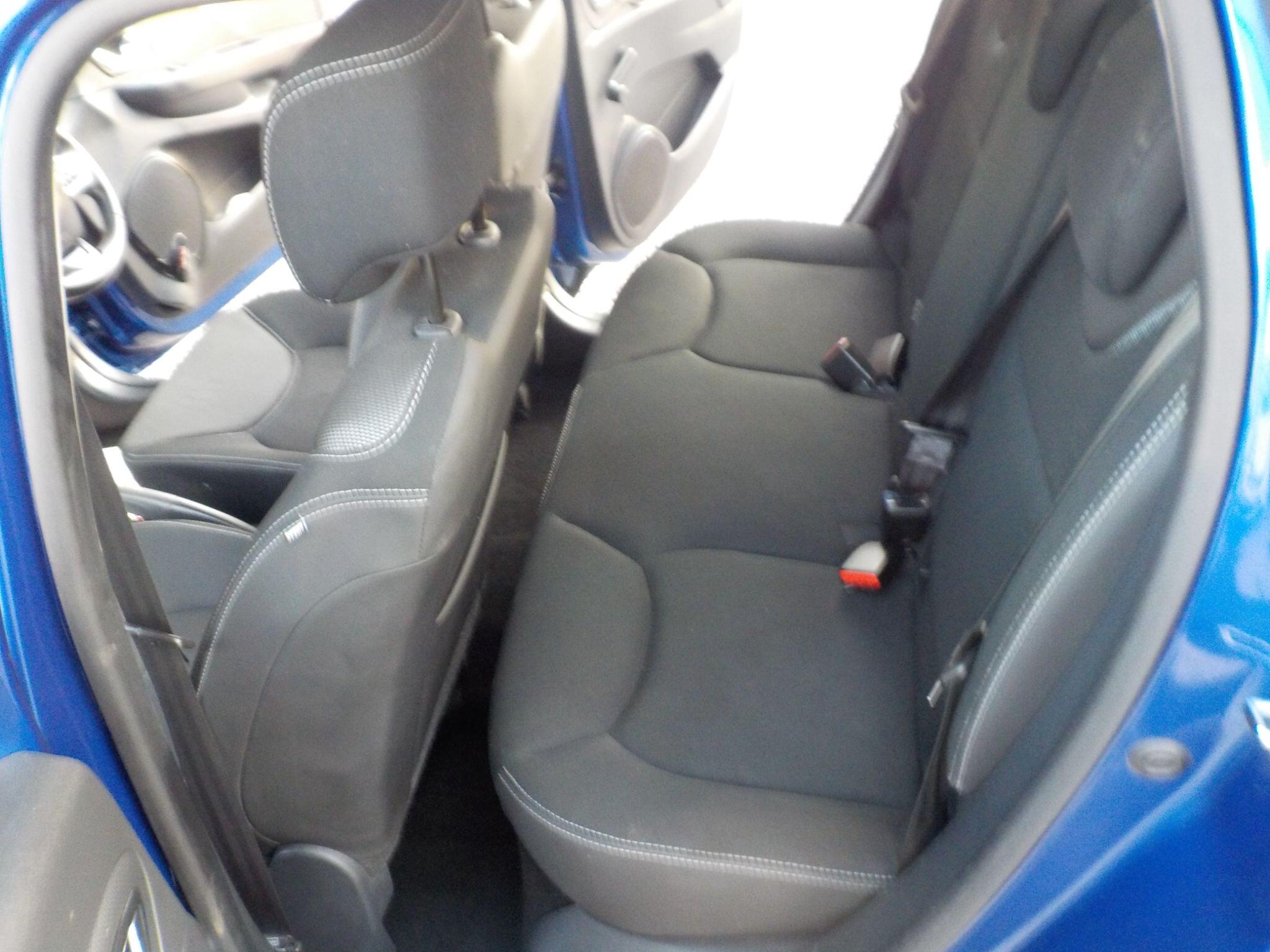 Renault Clio 0.9 TCe Iconic Euro 6 (s/s) 5dr