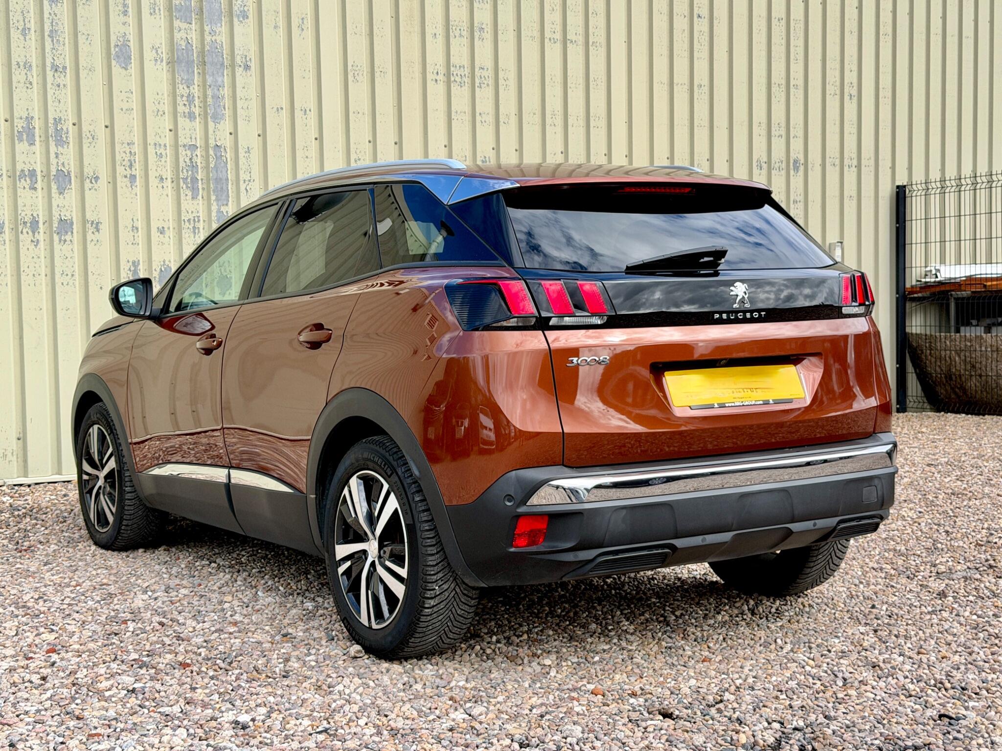 Peugeot 3008 view 5