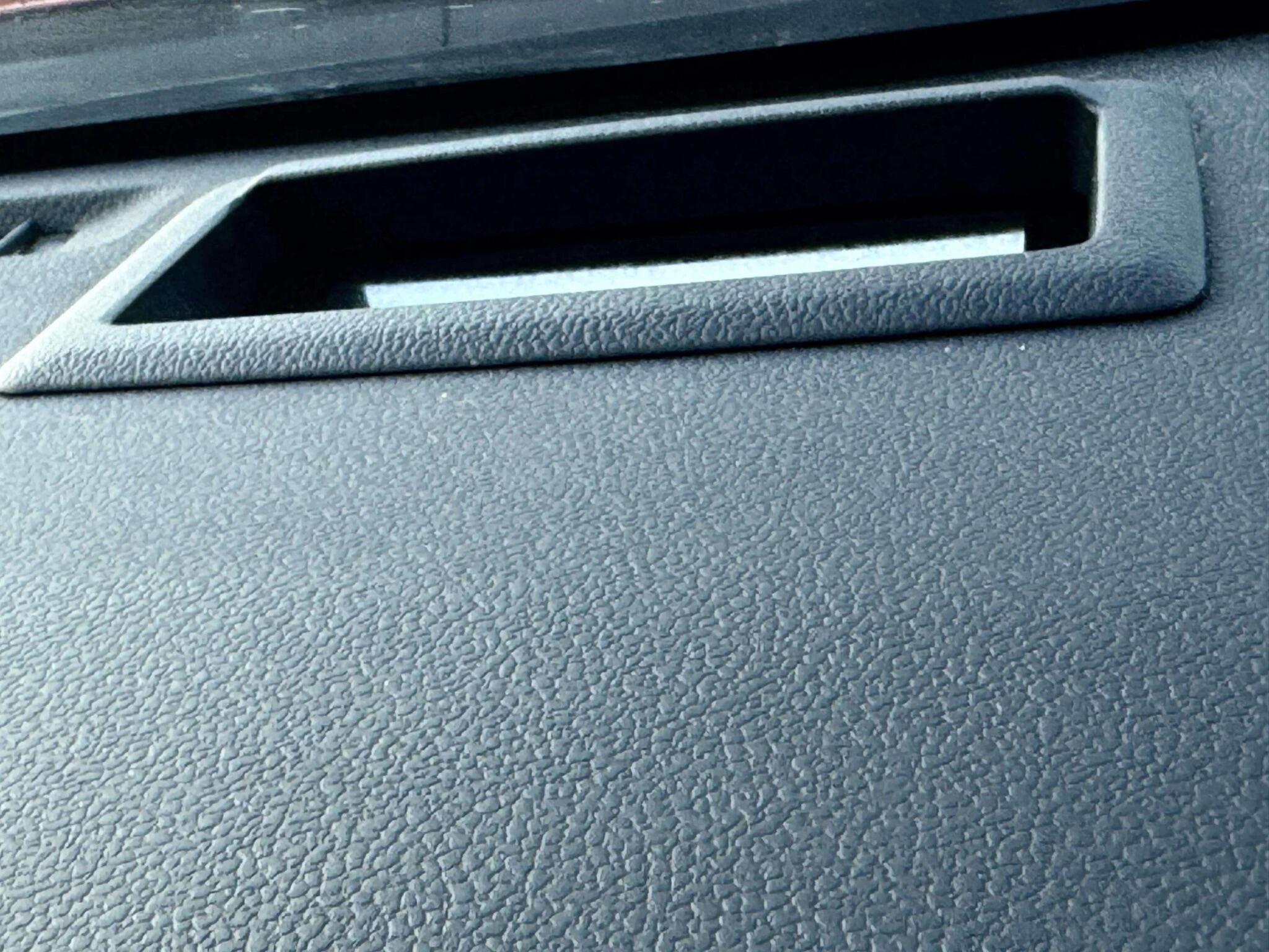 Toyota Prius view 9