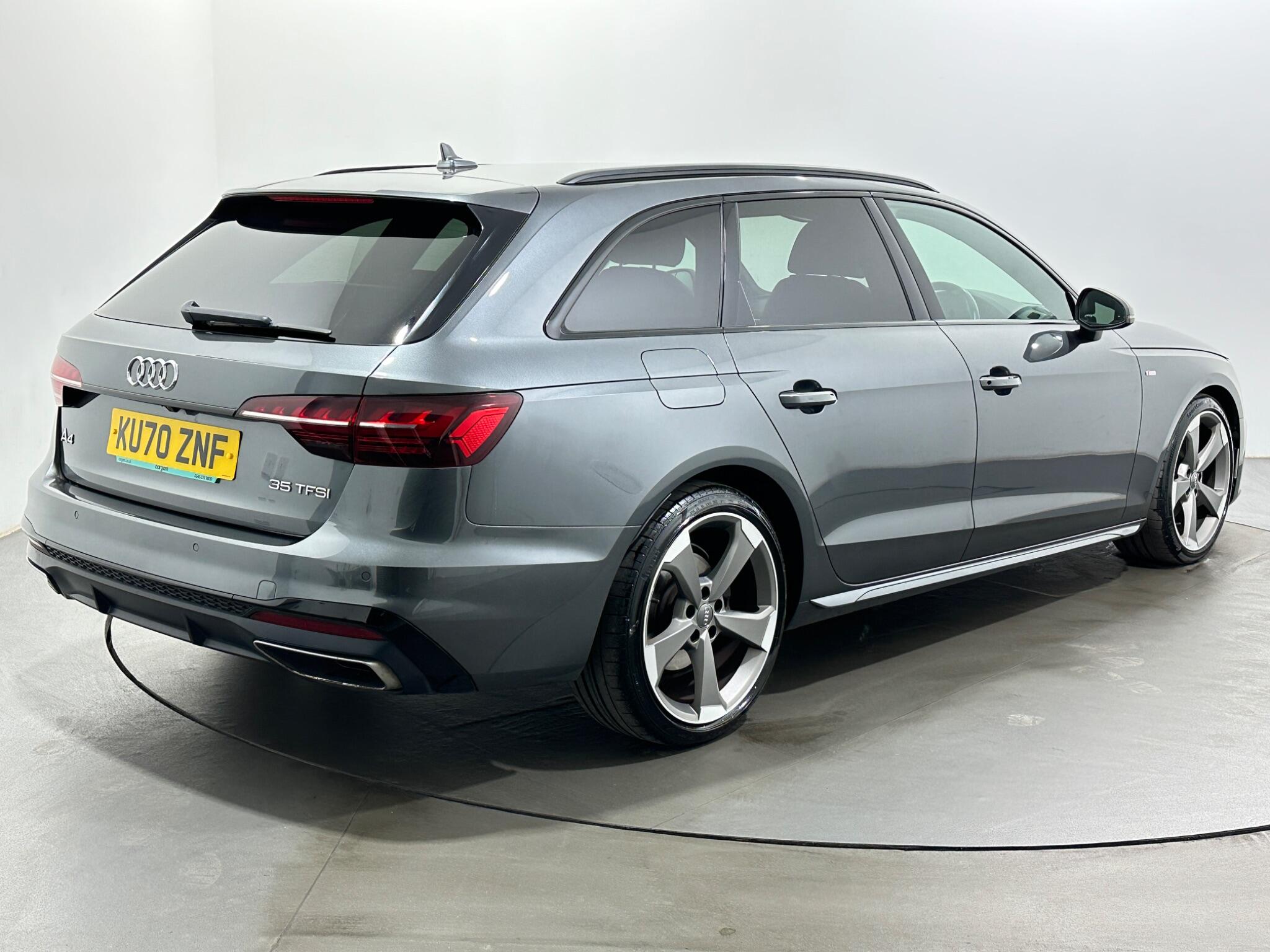 Audi A4 view 8