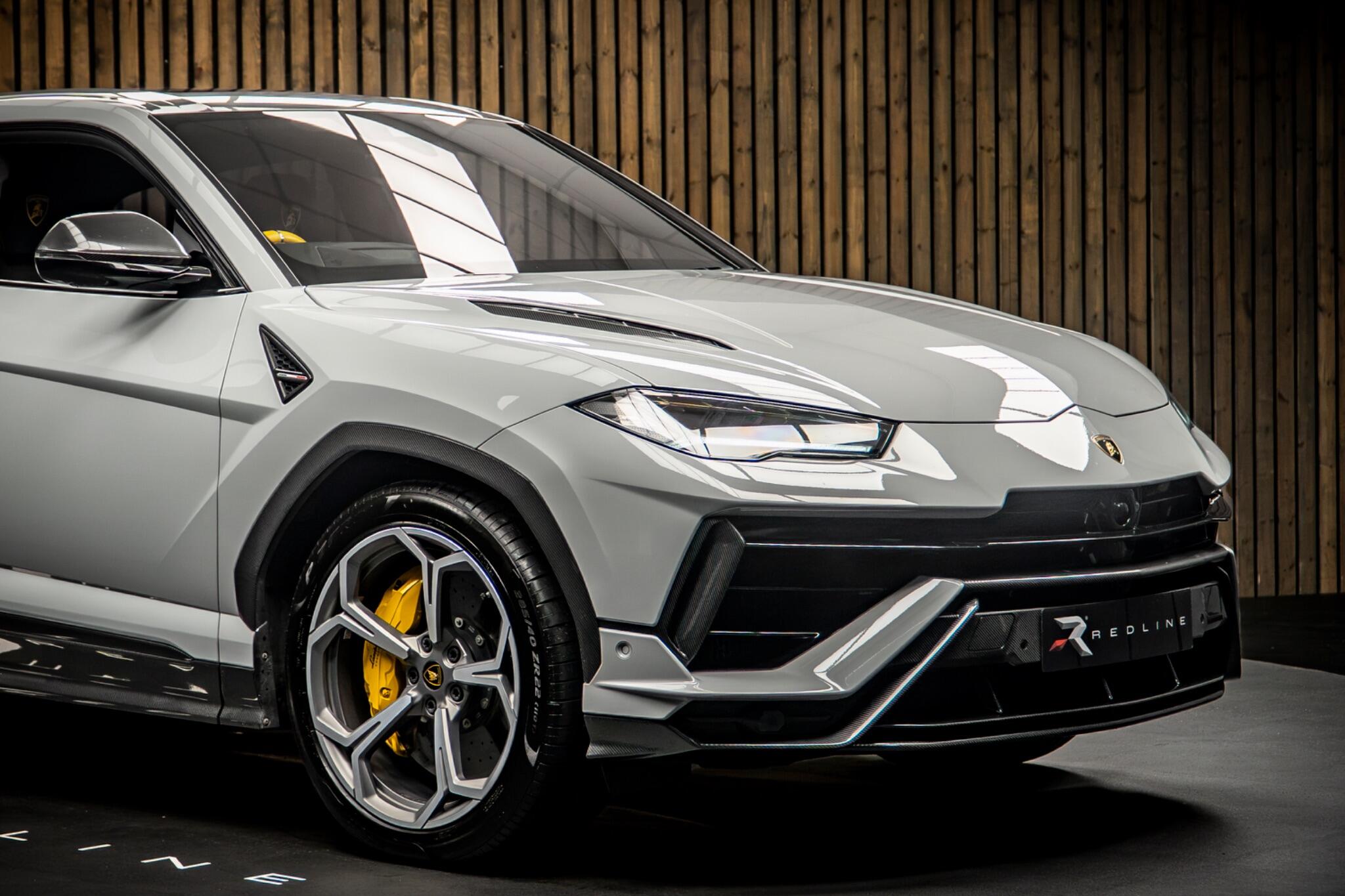 Lamborghini Urus view 10