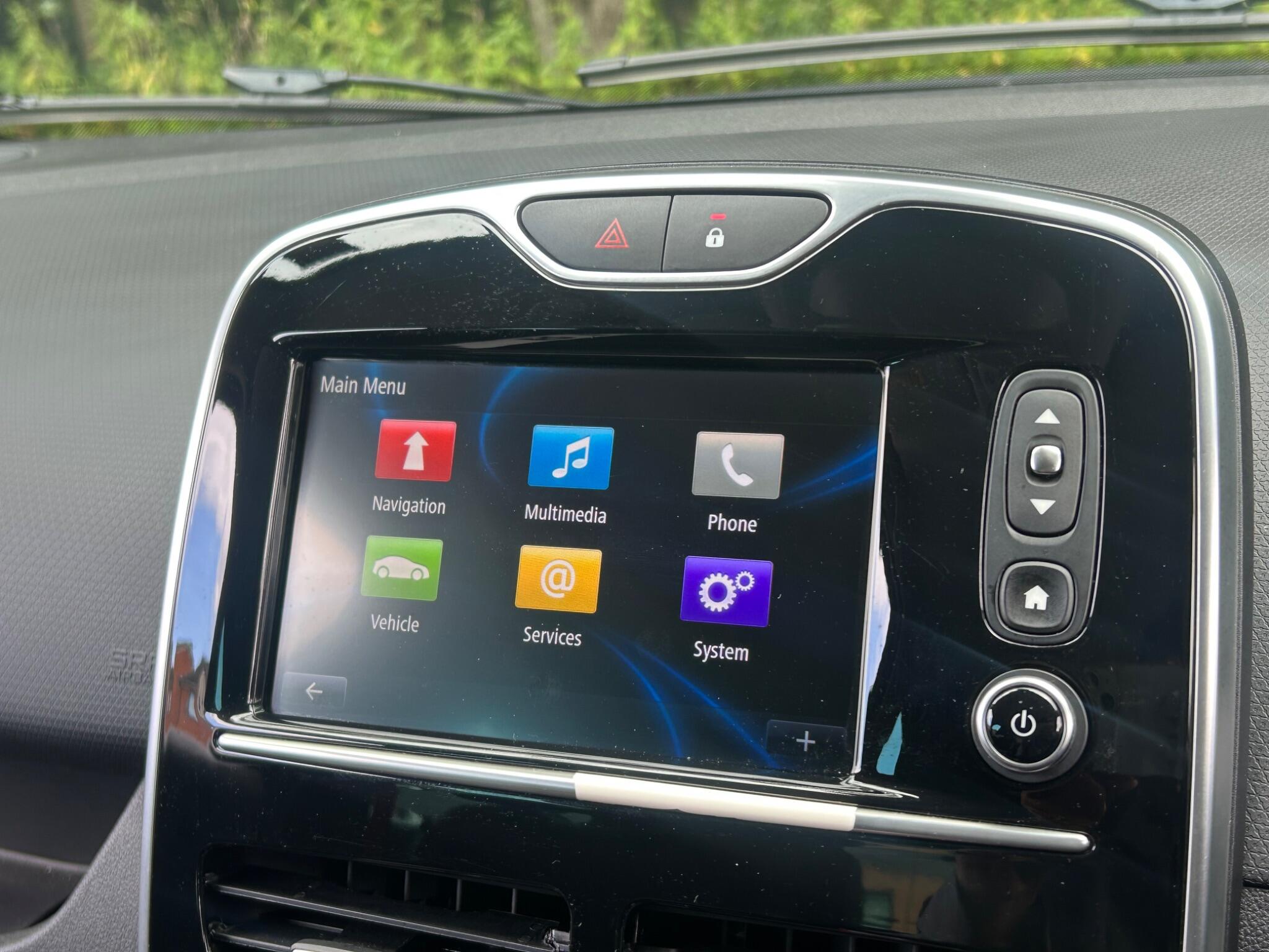 Renault Clio view 34