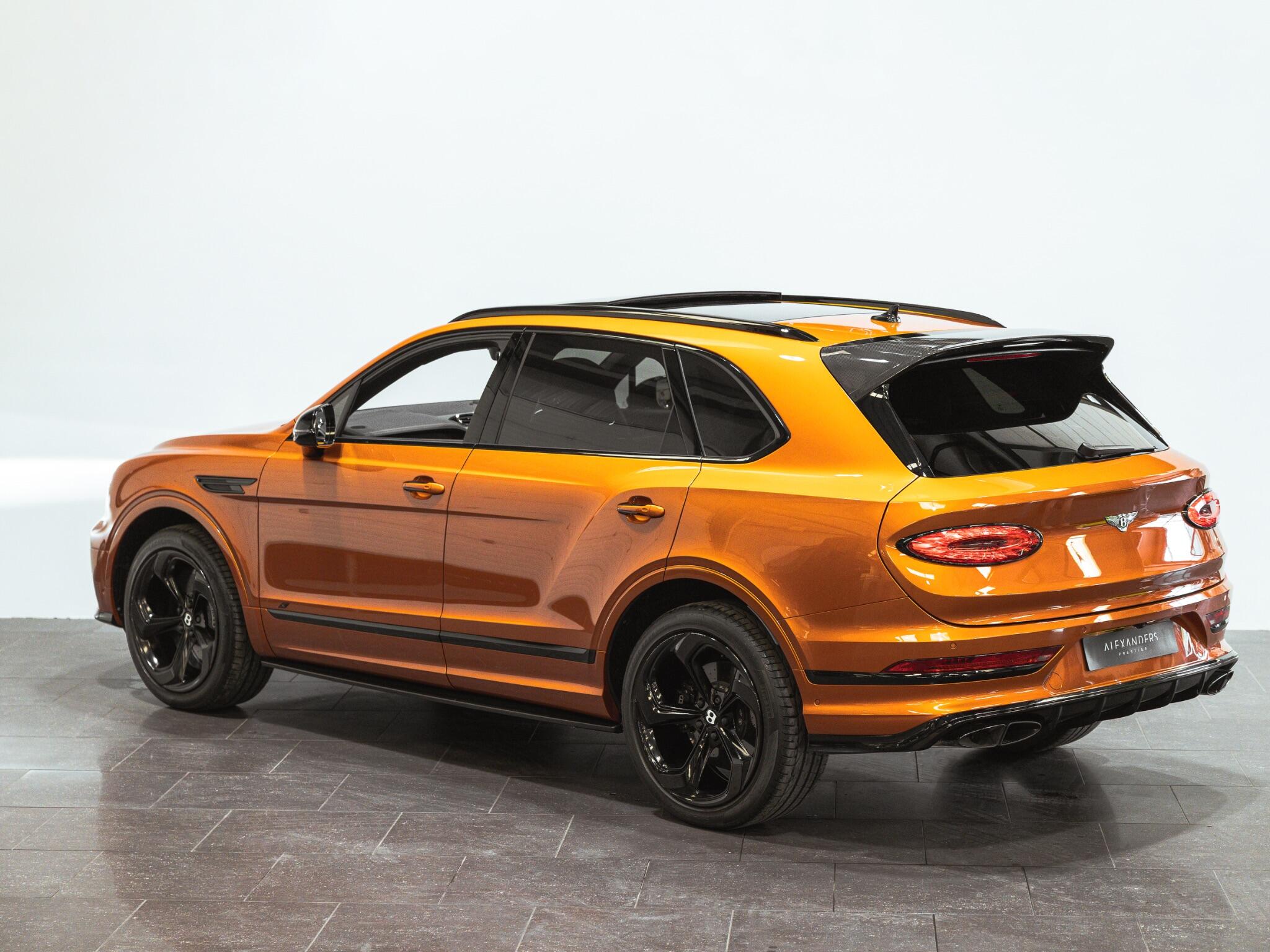 Bentley Bentayga view 5