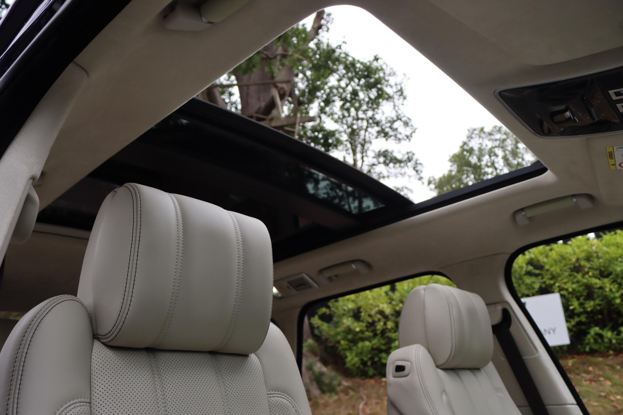 Land Rover Range Rover view 10