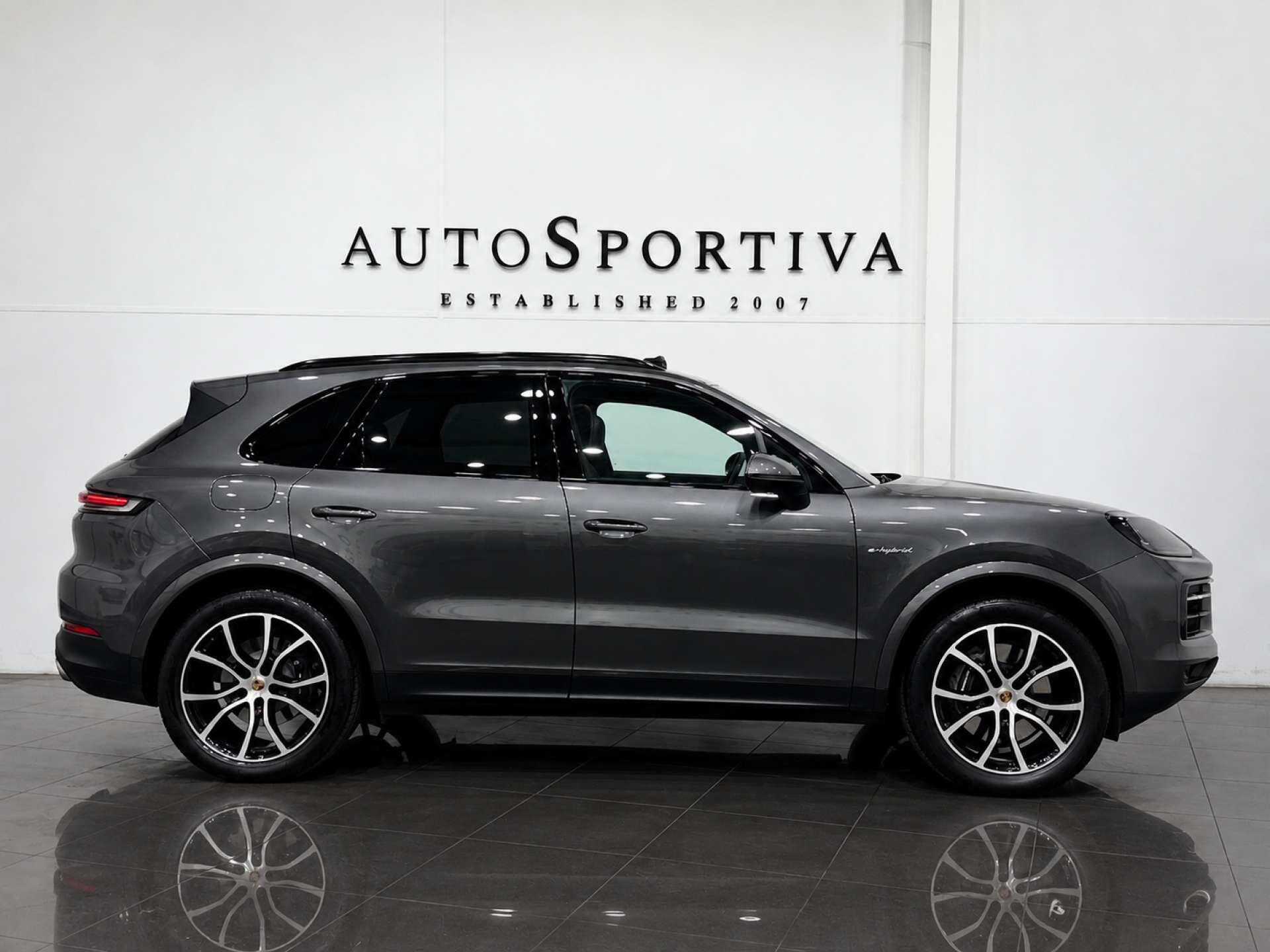 Porsche Cayenne view 3