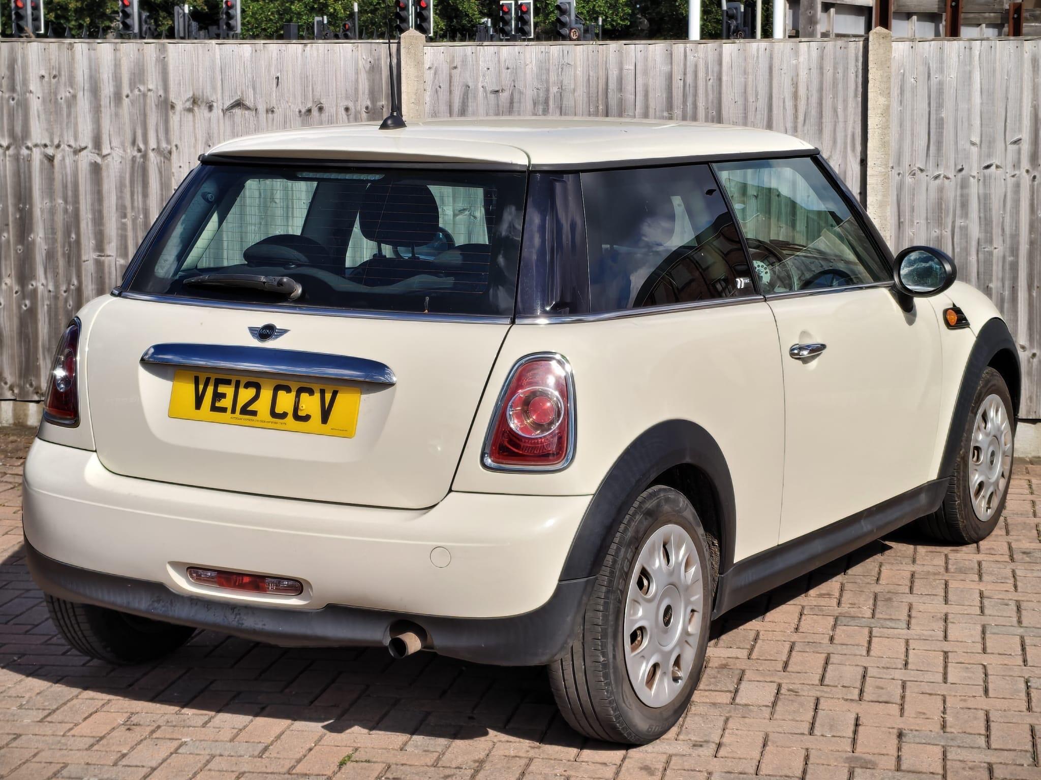 Mini Hatch view 5