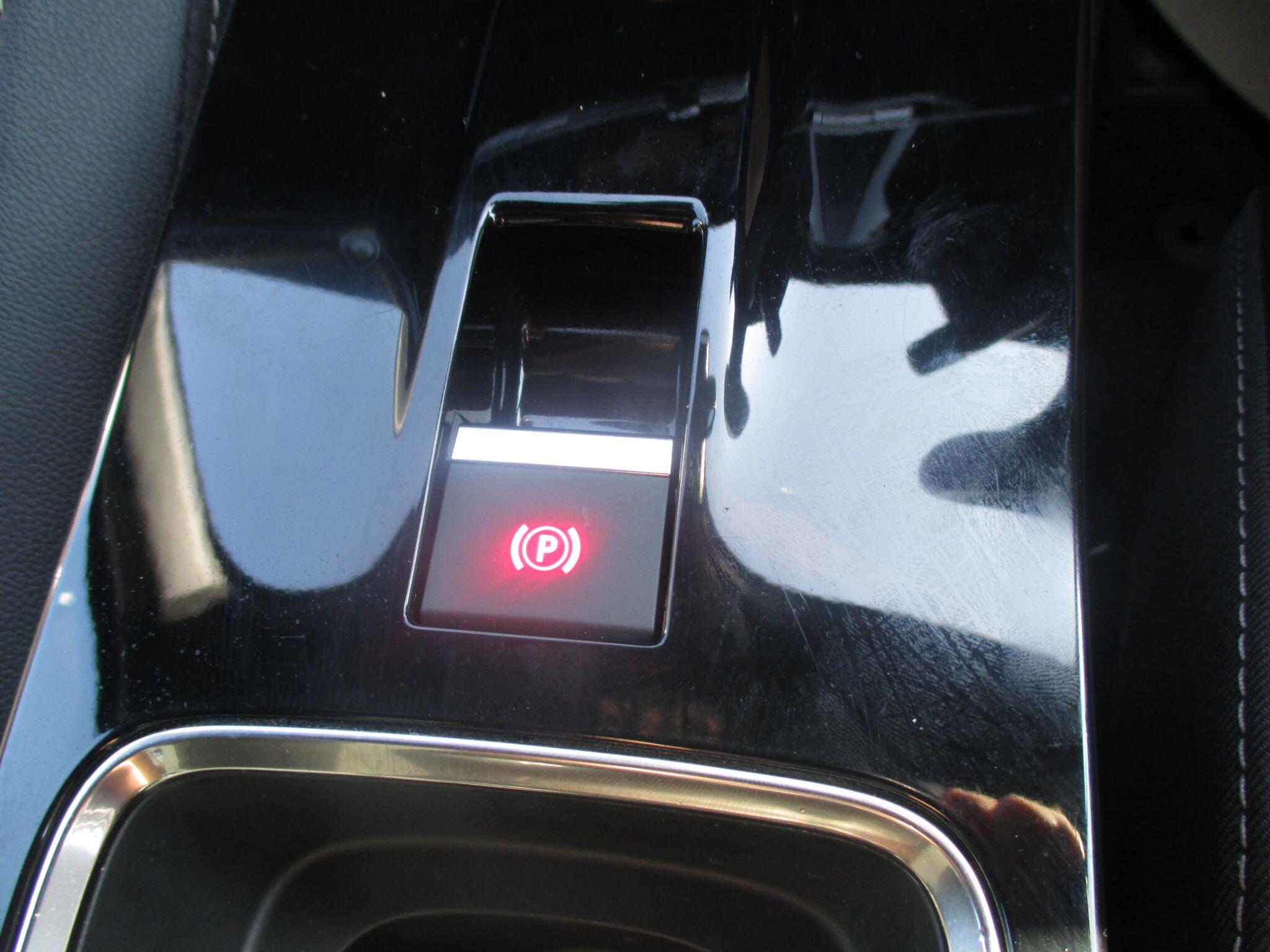 Vauxhall Mokka Electric view 40