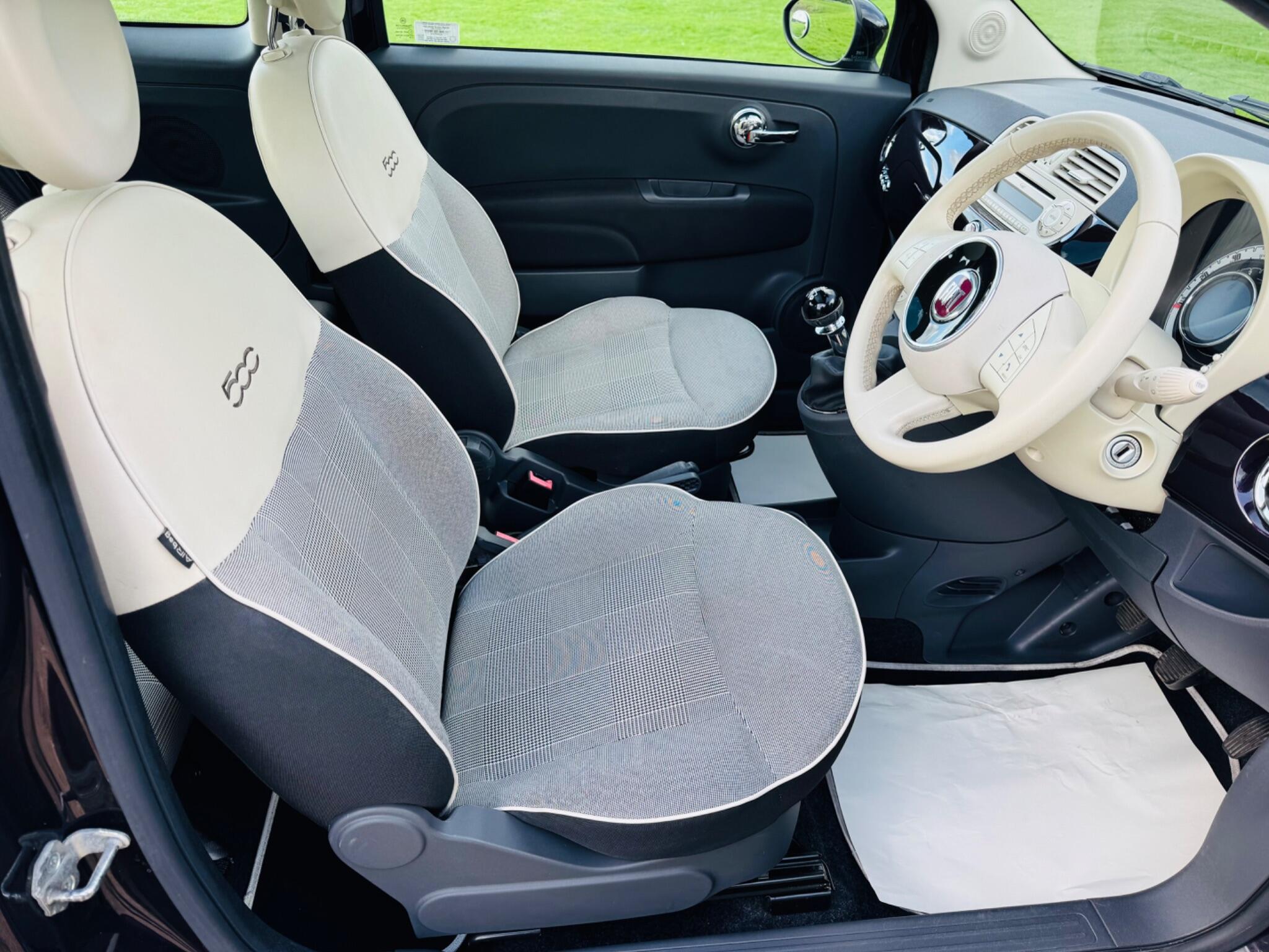 2015 Fiat 500 image 13