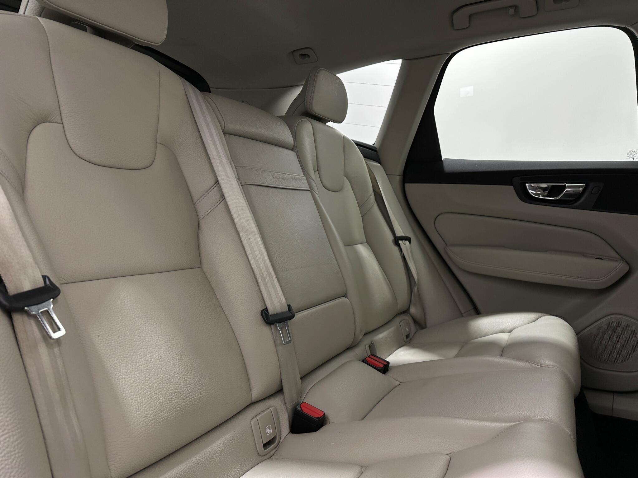 Volvo XC60 view 41