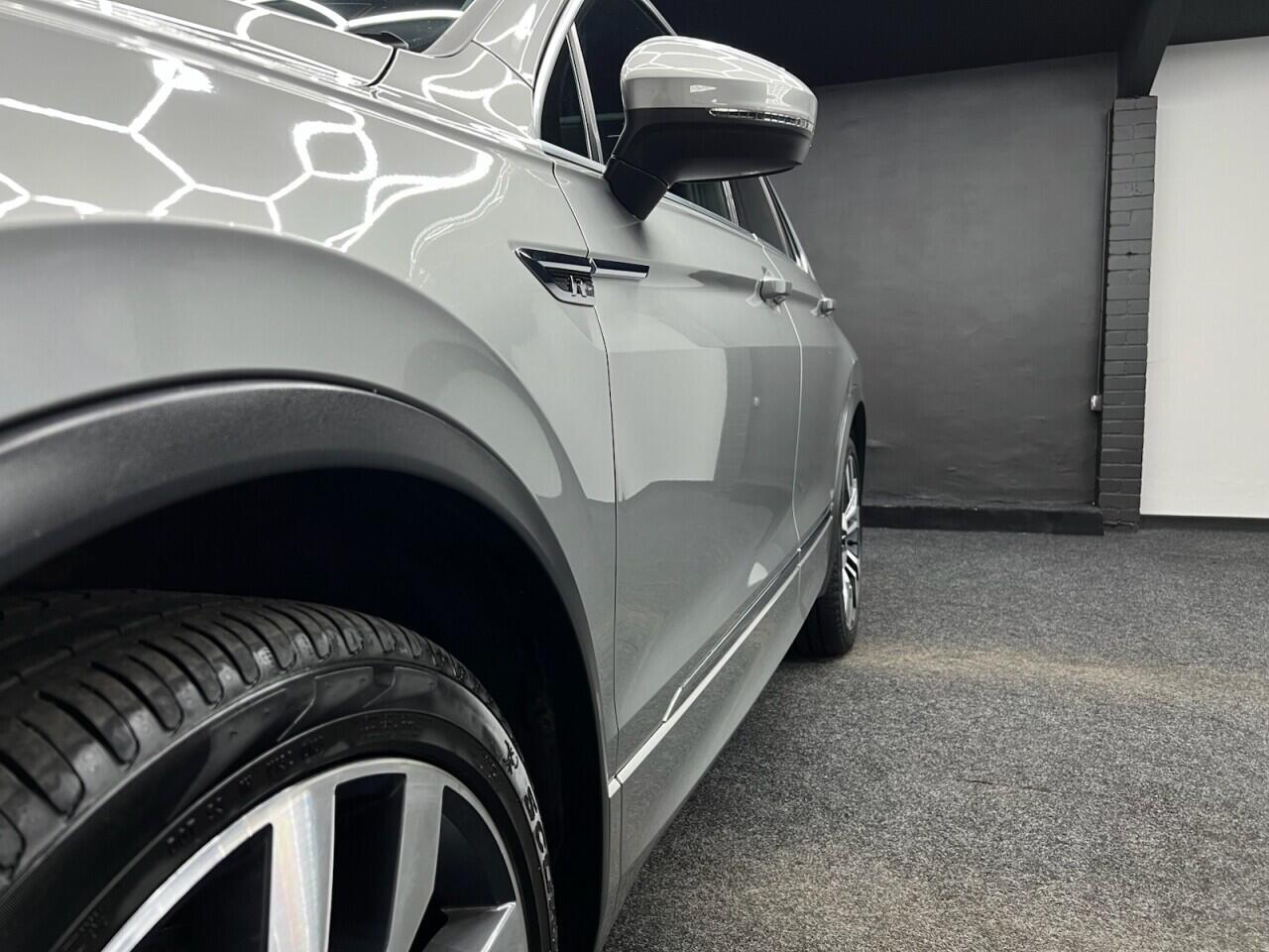 Volkswagen Tiguan view 24