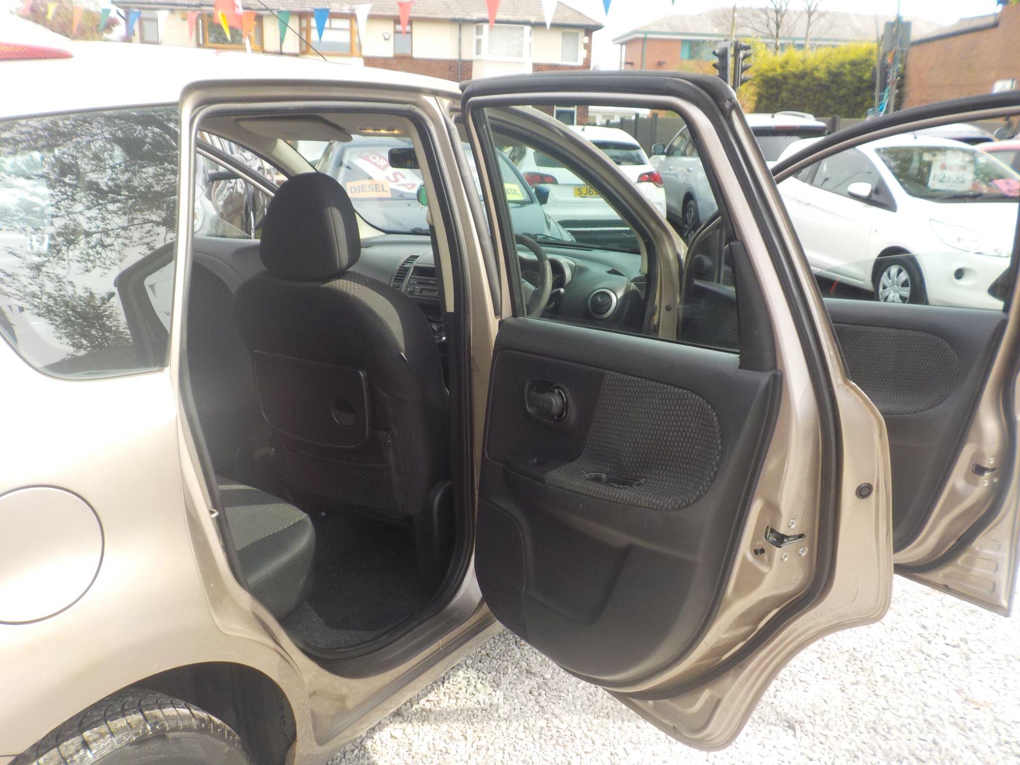 Nissan Note 1.4 16v SE 5dr