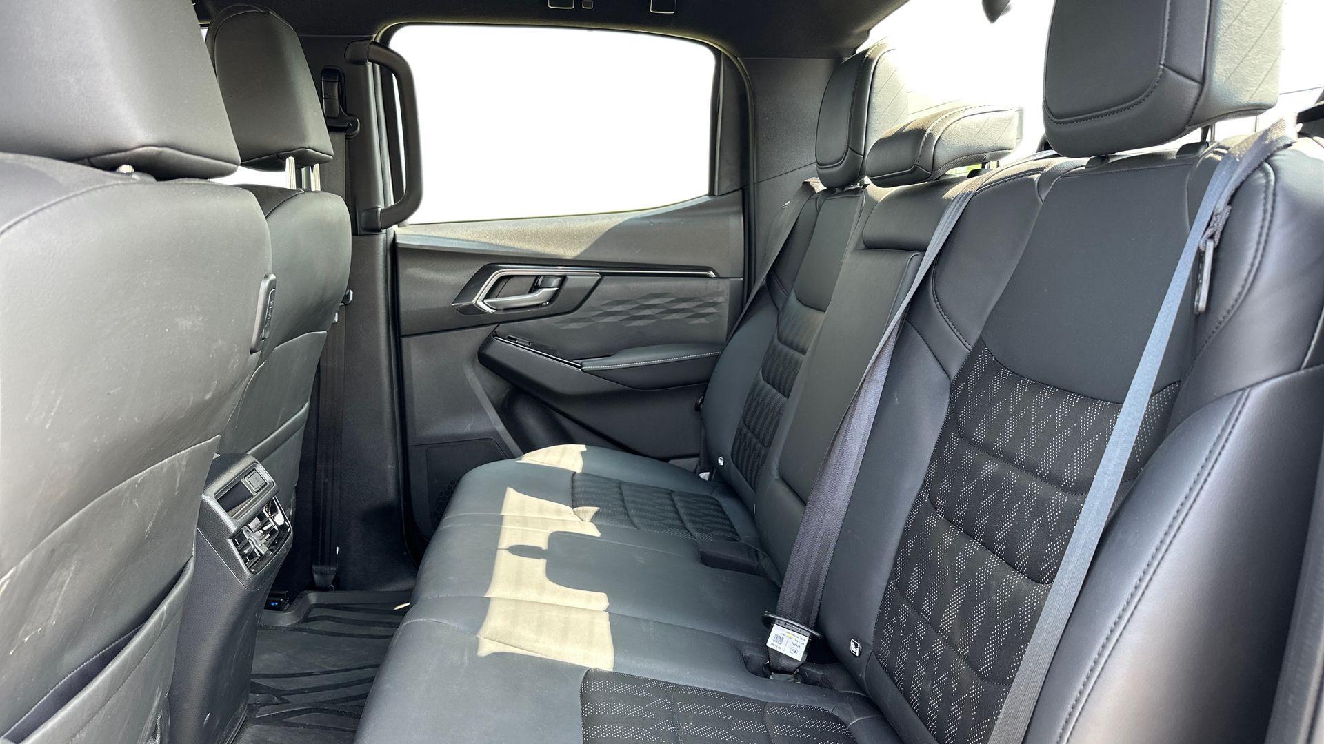 Isuzu D-Max view 4