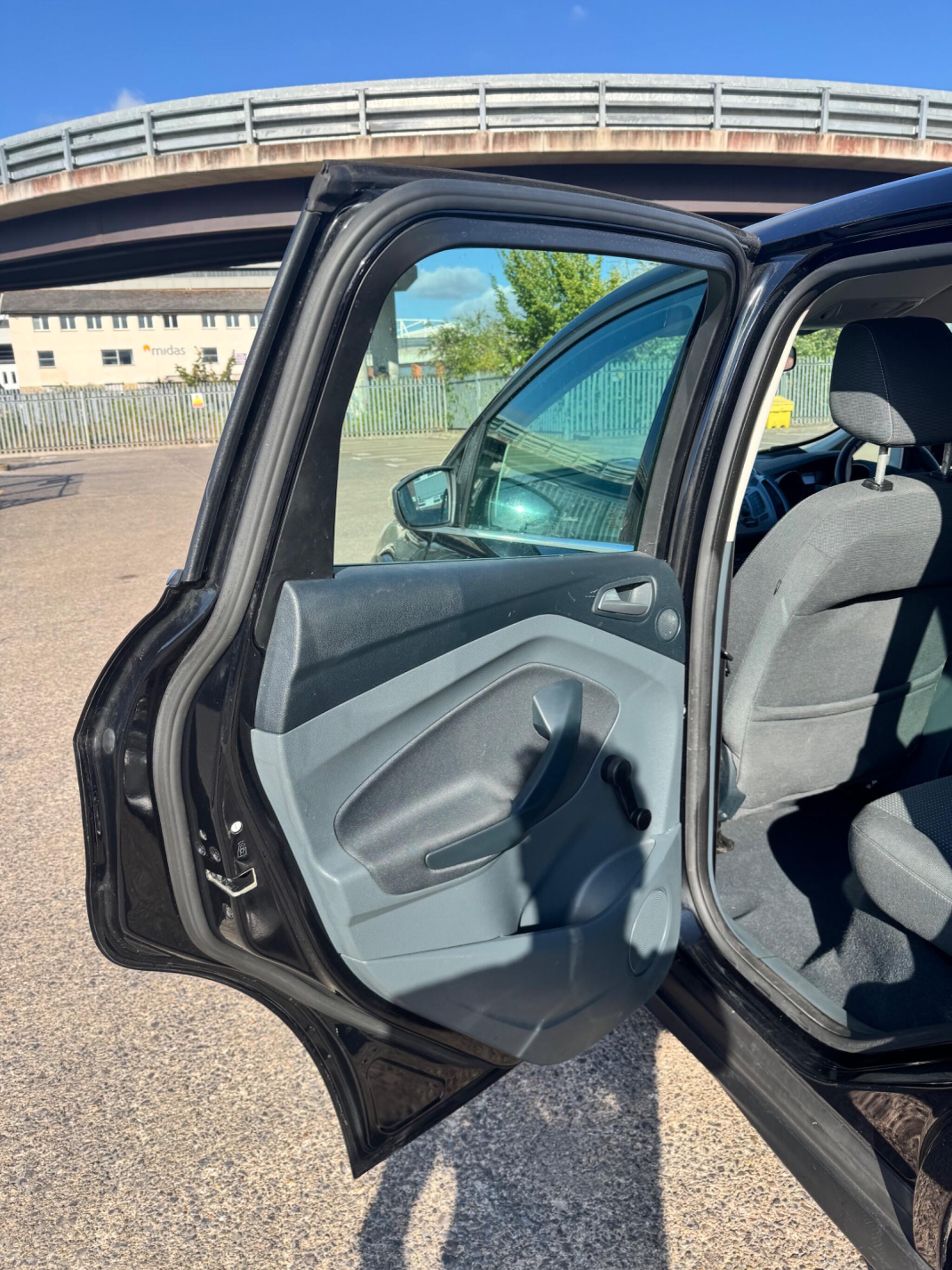 Ford C-Max view 47