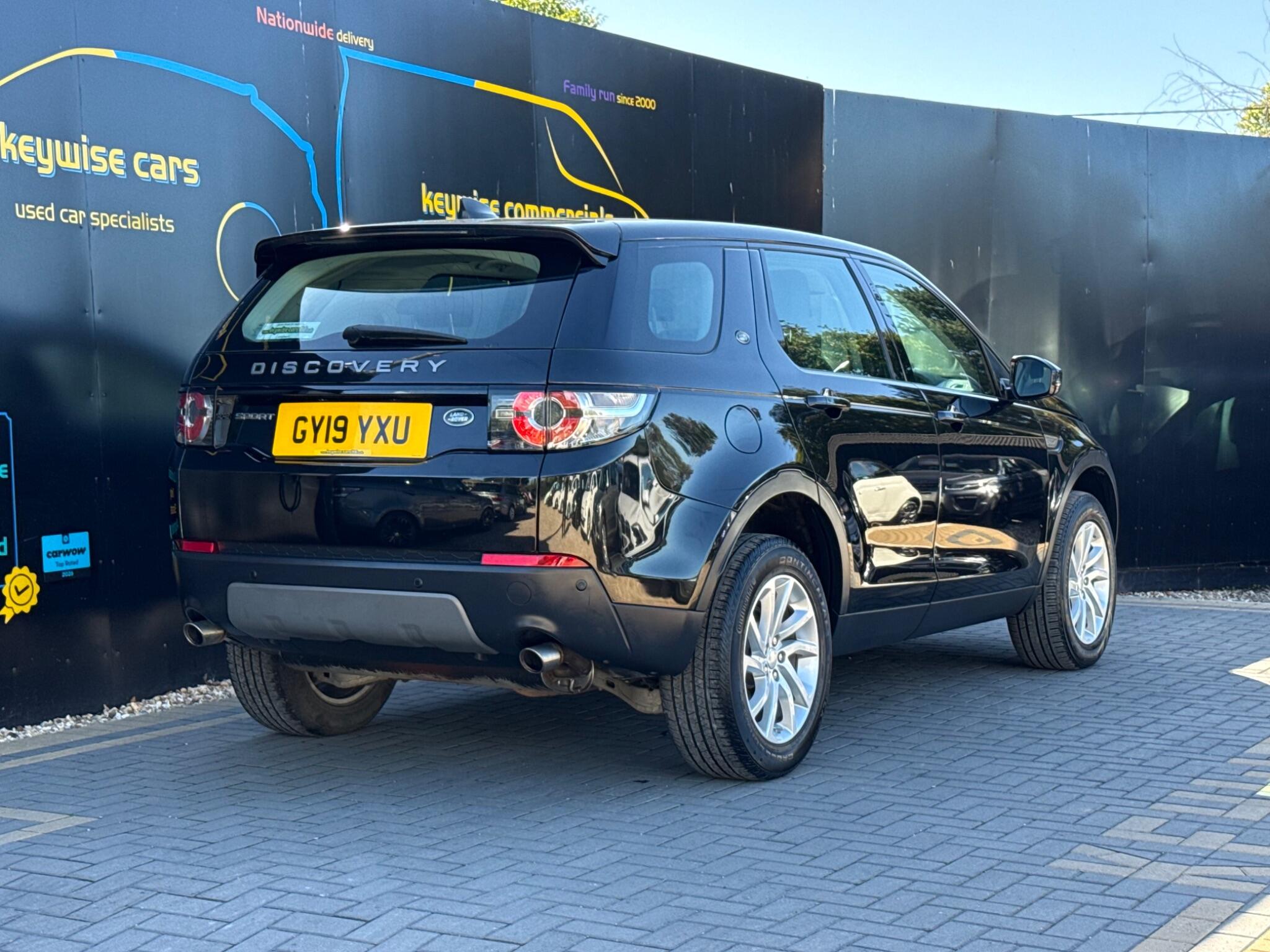 Land Rover Discovery Sport view 6