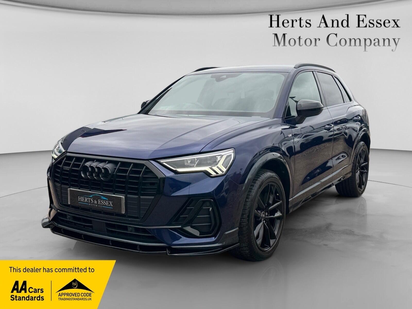 Audi Q3 view 3