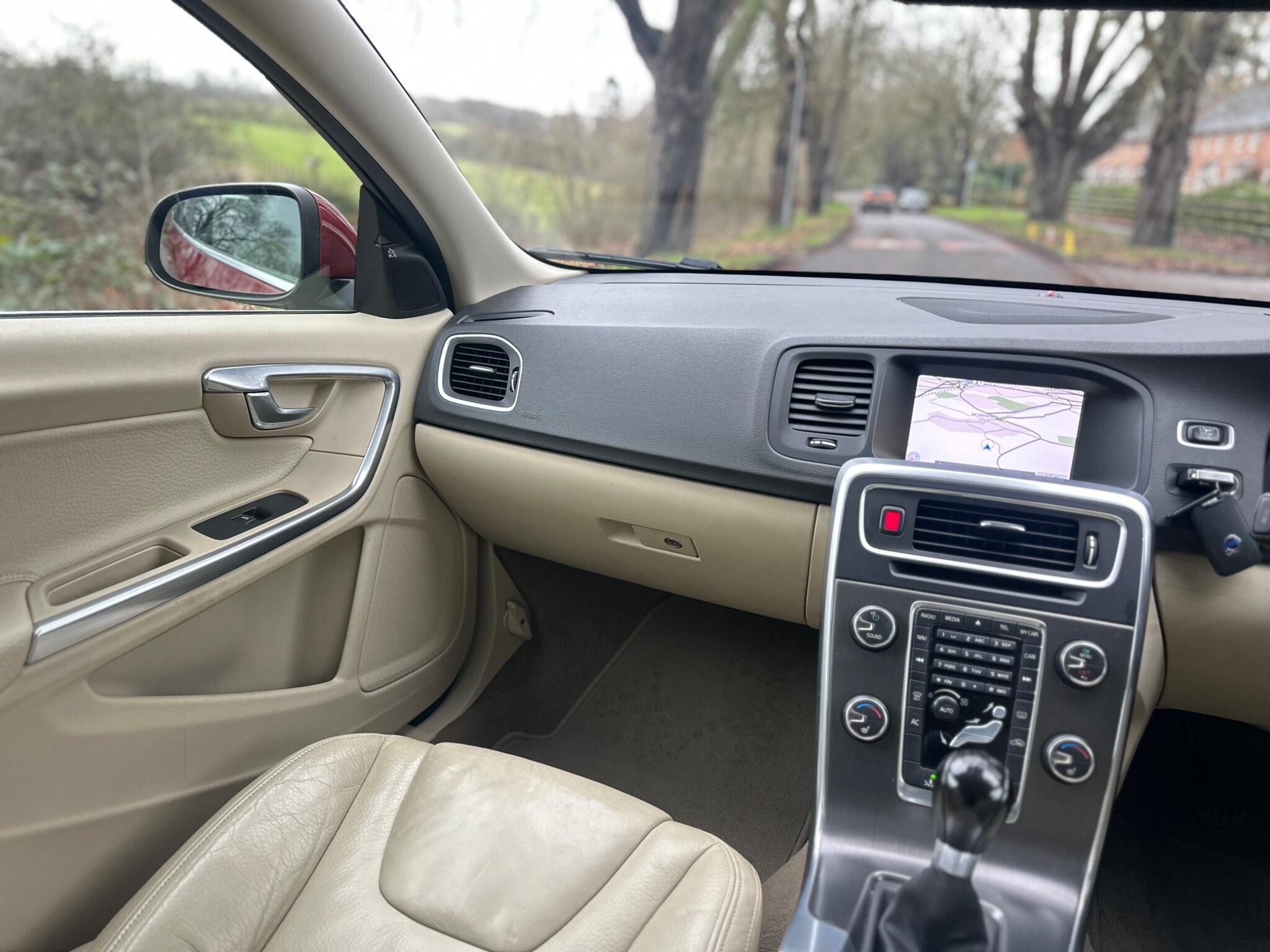 2011 Volvo V60 1.6D DRIVe SE Lux Euro 5 (s/s) 5dr • 110,000 miles image 25