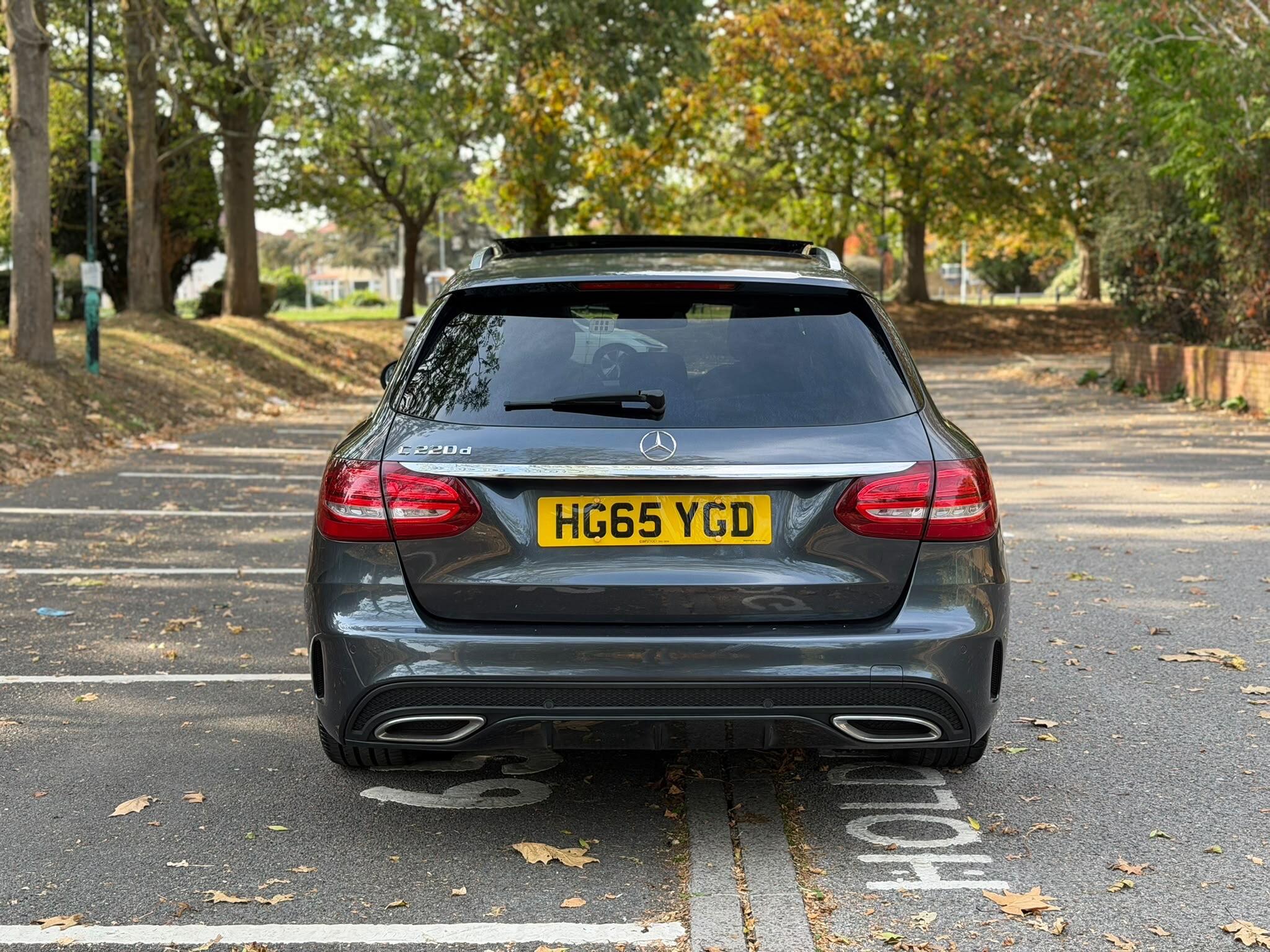 Mercedes-Benz C-Class view 4