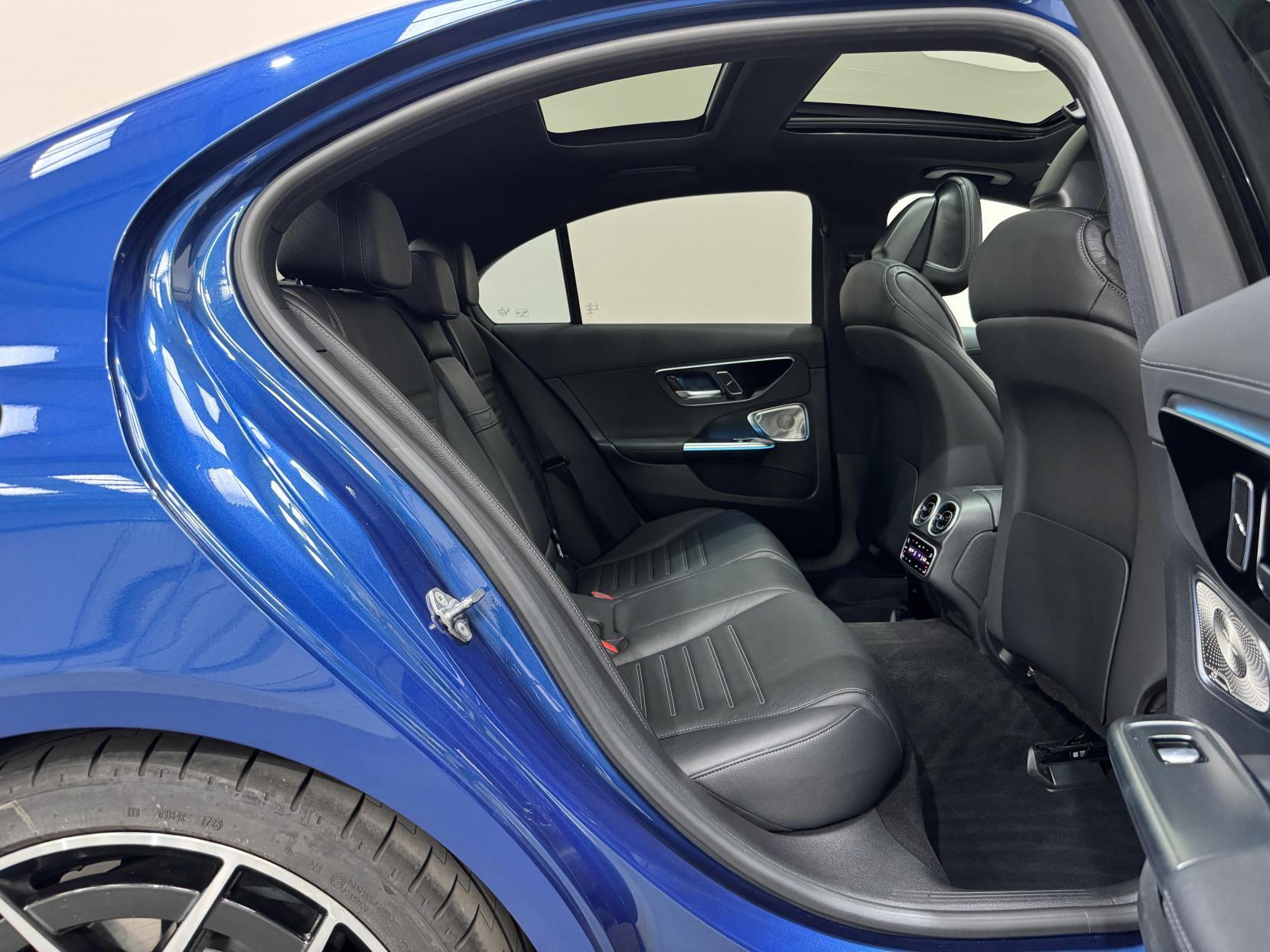 Mercedes-Benz C Class view 60