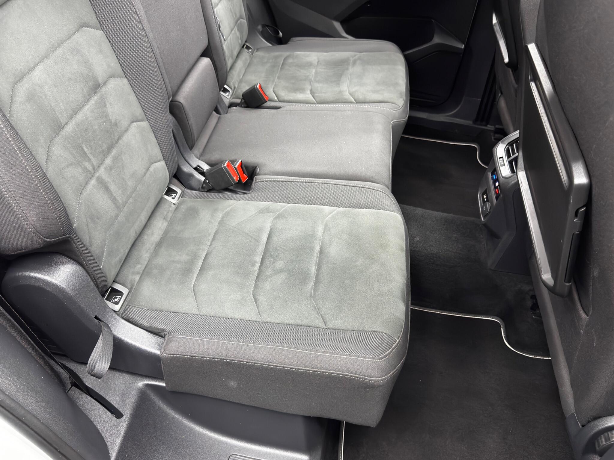 Volkswagen Tiguan Allspace view 16