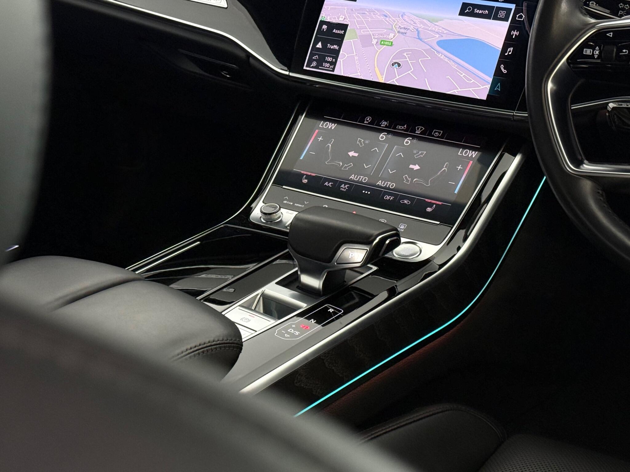 Audi A8 view 34