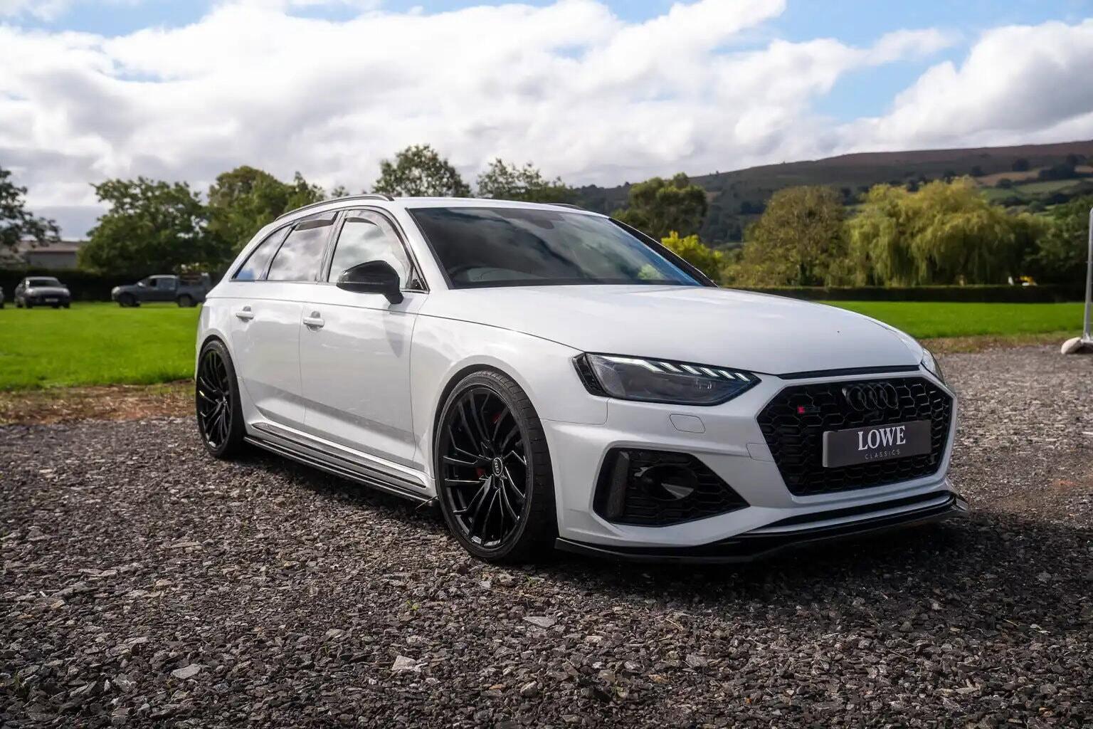 Audi RS4 Avant main image