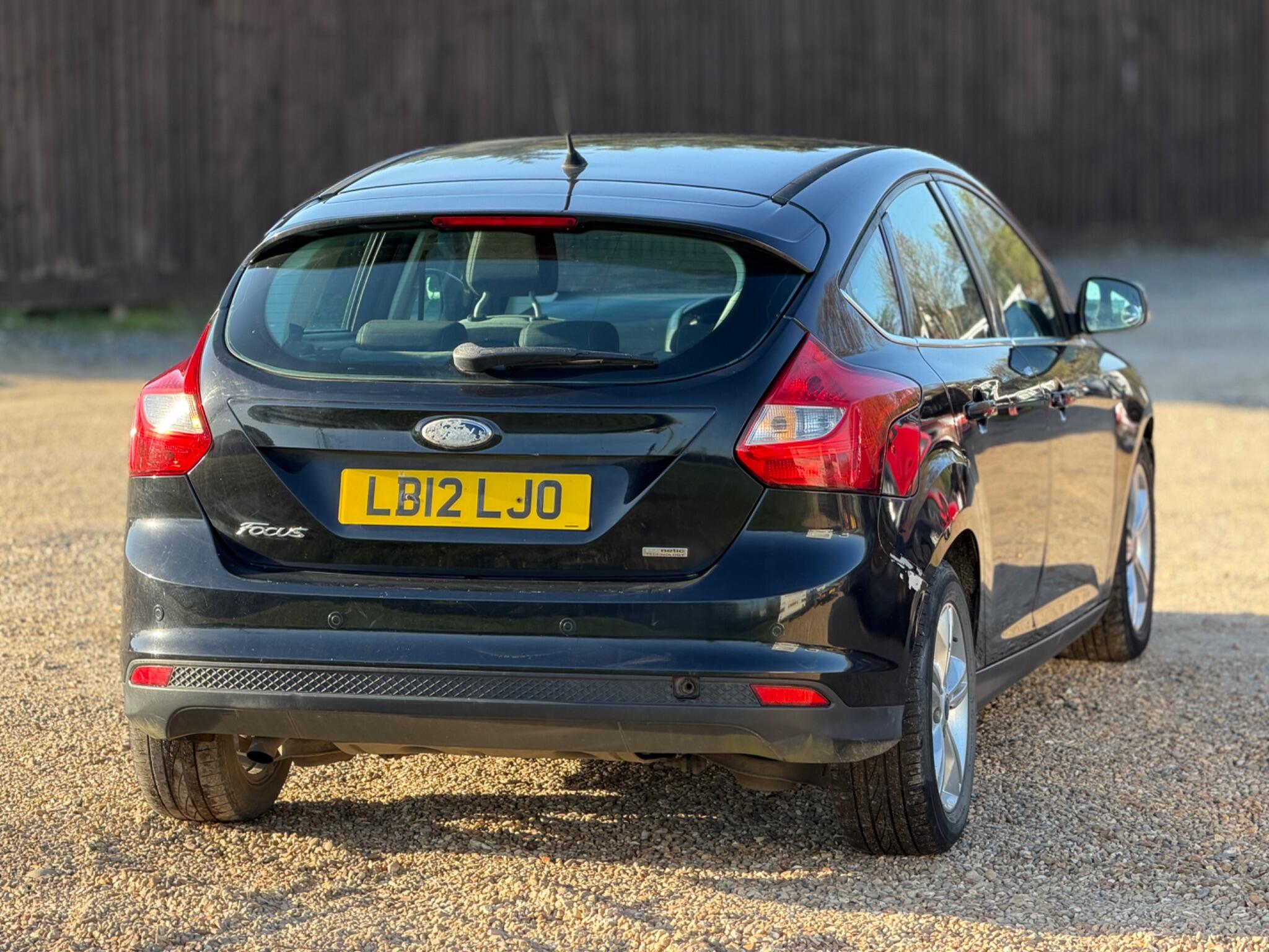 2012 Ford Focus 1.6 TDCi Zetec Euro 5 (s/s) 5dr image 12