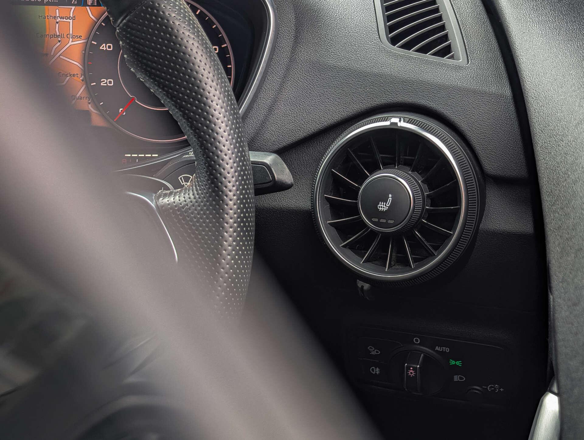 Audi TT view 28
