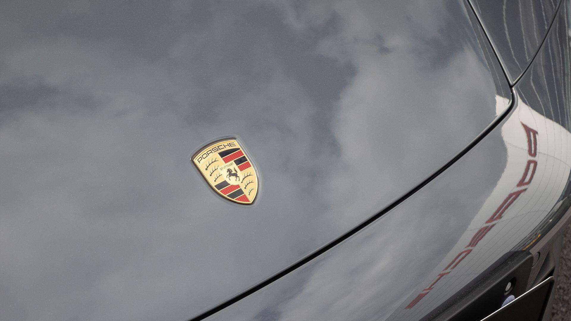 Porsche 911 view 29
