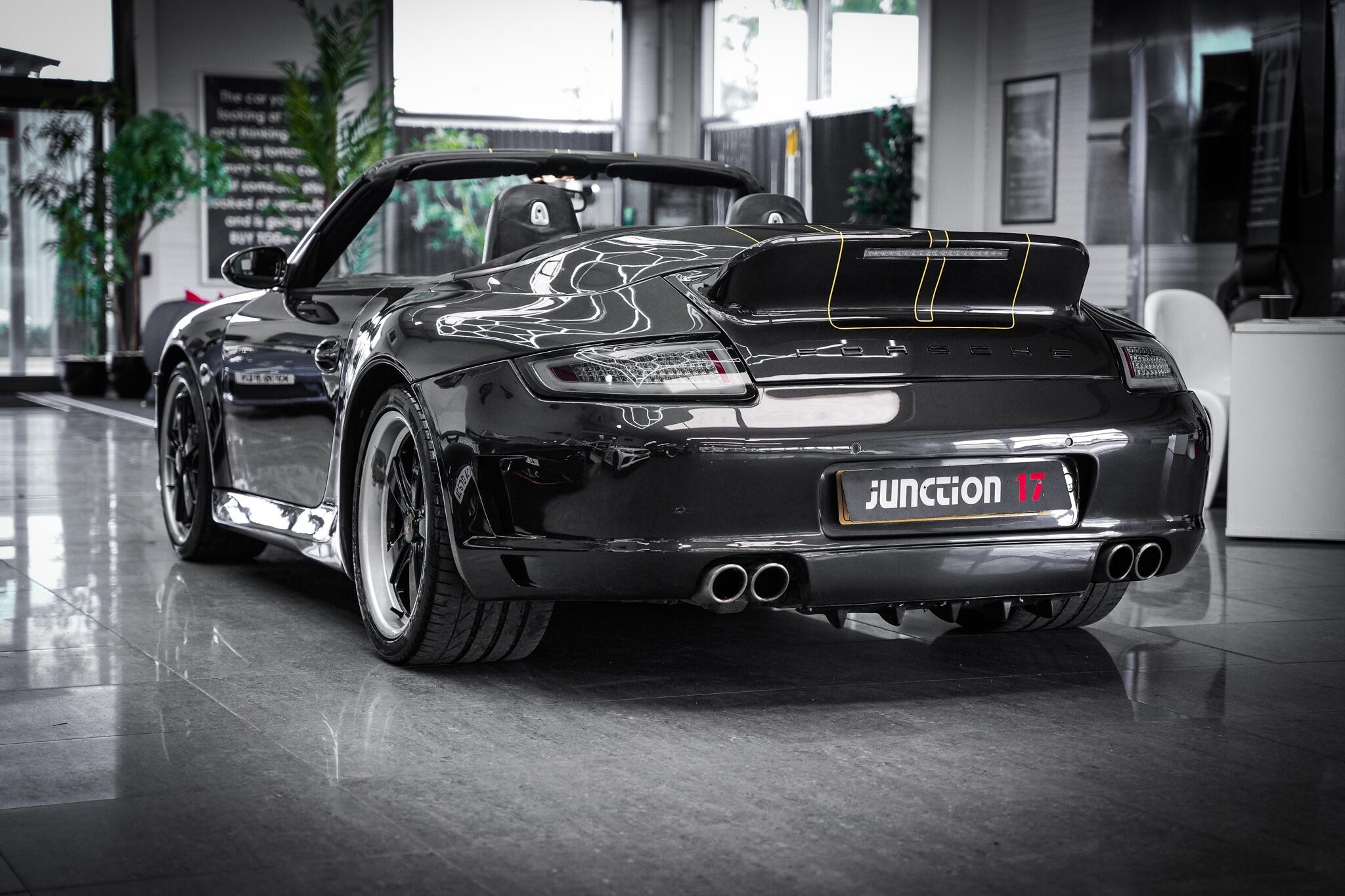 Porsche 911 view 15