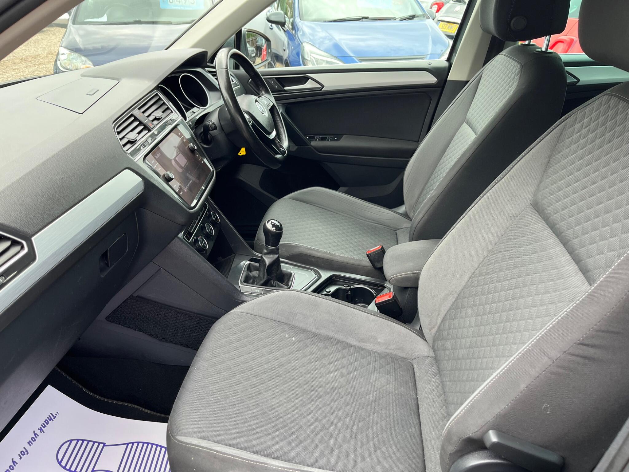 Volkswagen Tiguan view 11