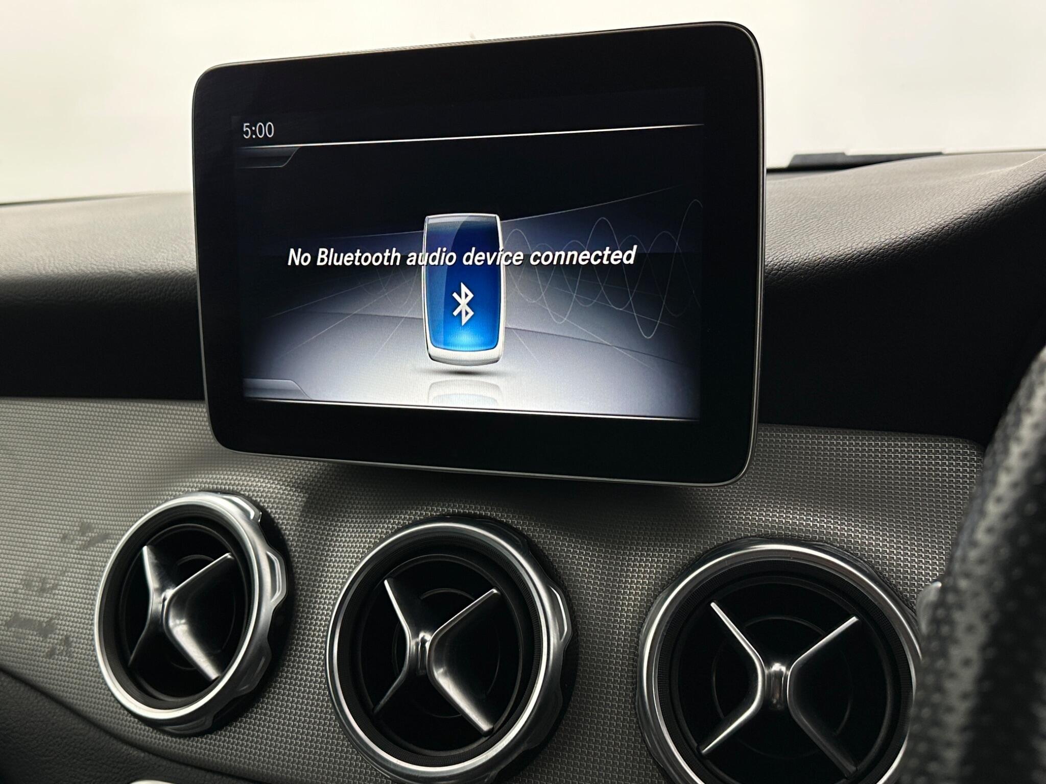 Mercedes-Benz Gla view 26