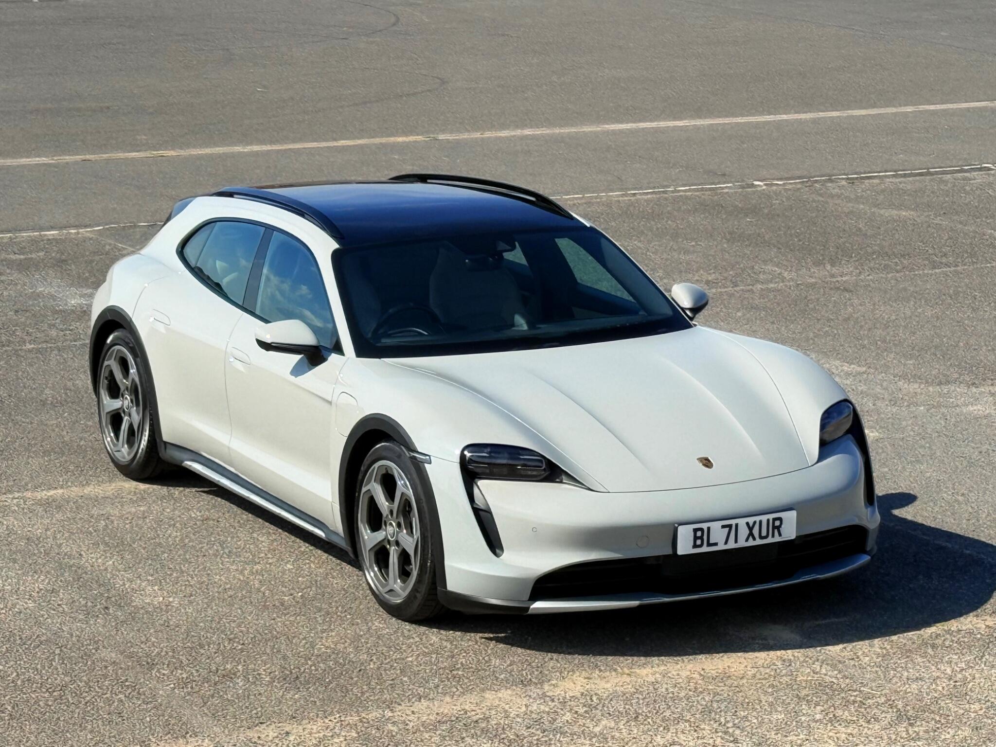Porsche Taycan view 76