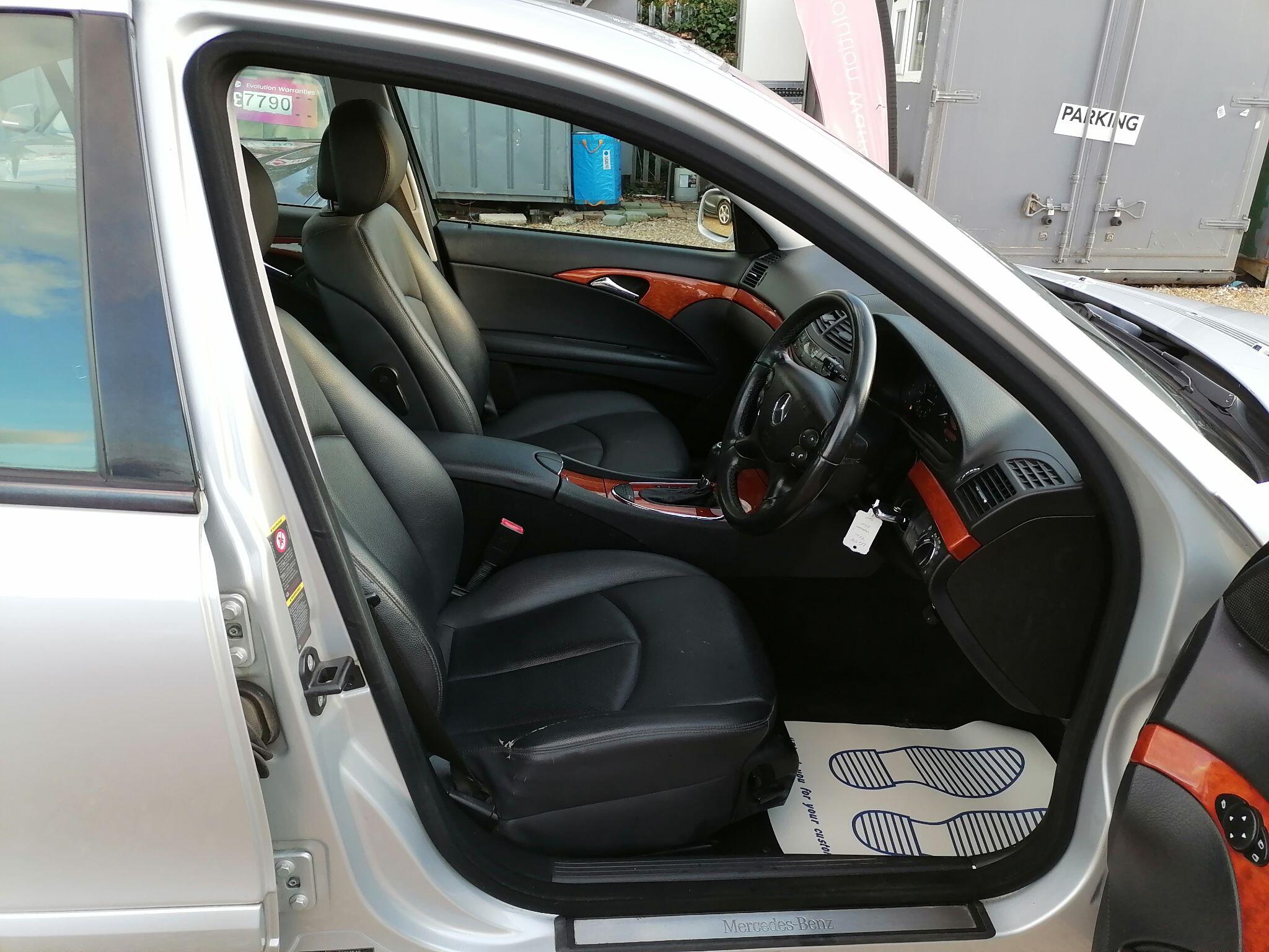 Mercedes-Benz E-Class view 36