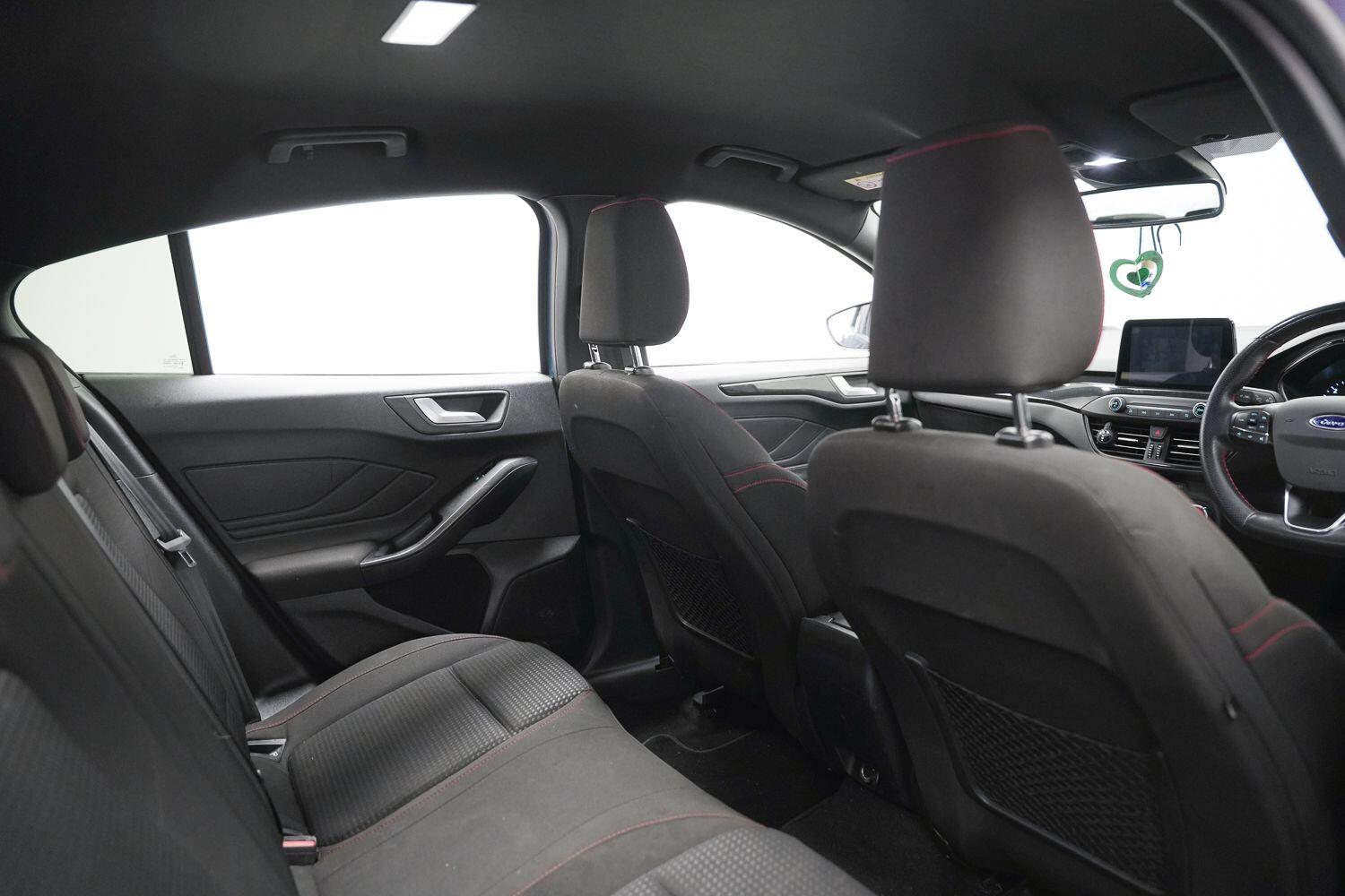 Ford Focus view 14