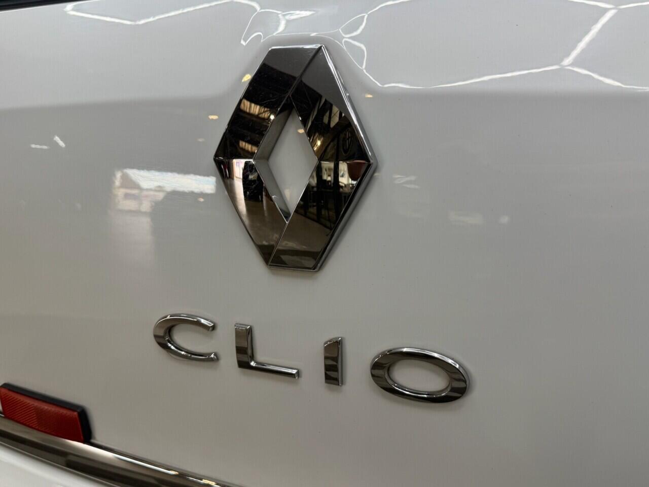 Renault Clio view 32