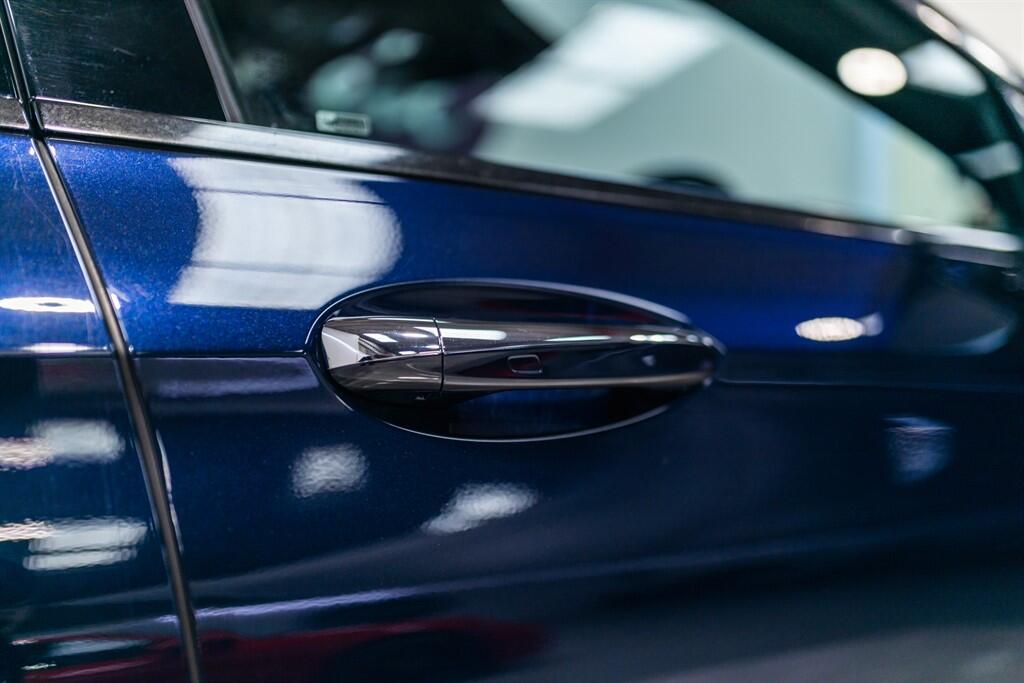 Mercedes-Benz E-Class view 18