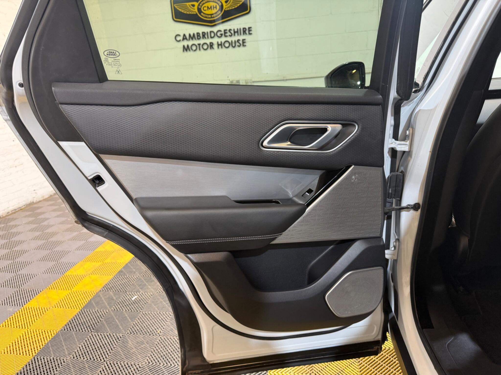 Land Rover Range Rover Velar view 56