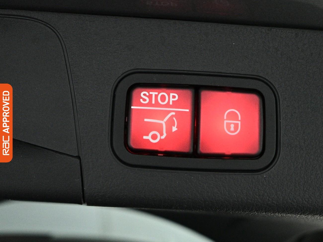 Mercedes-Benz Eqb view 37