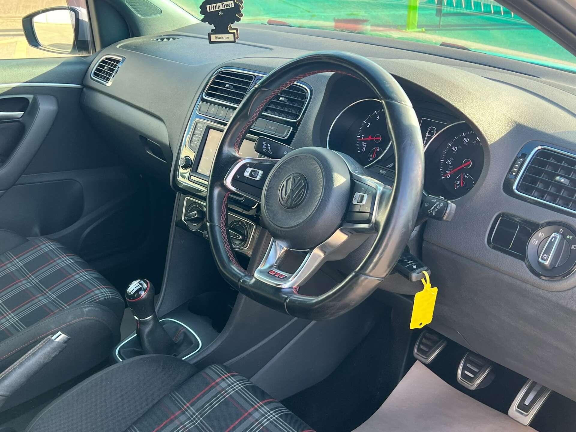 Volkswagen Polo view 10