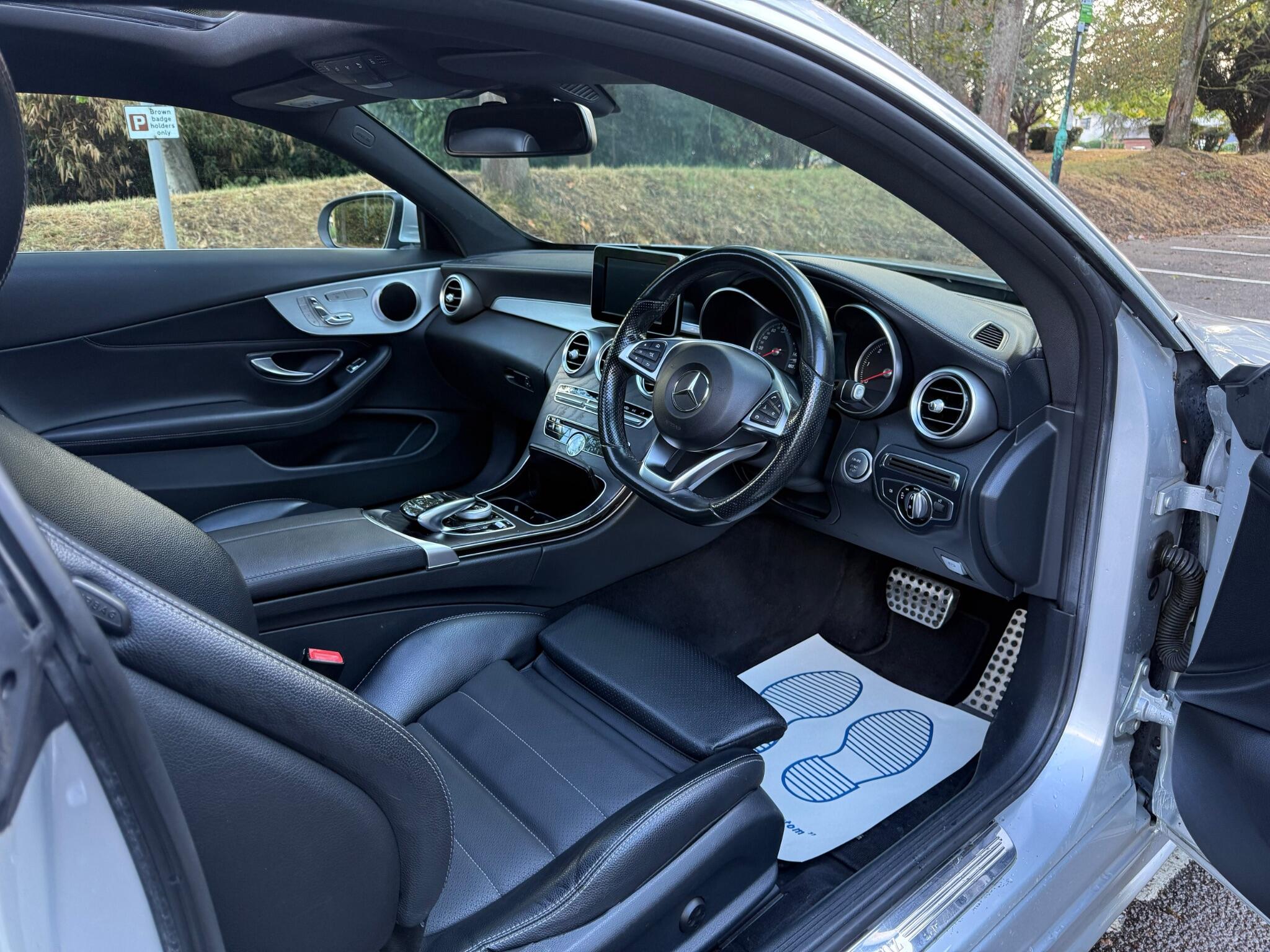 Mercedes-Benz C-Class view 9