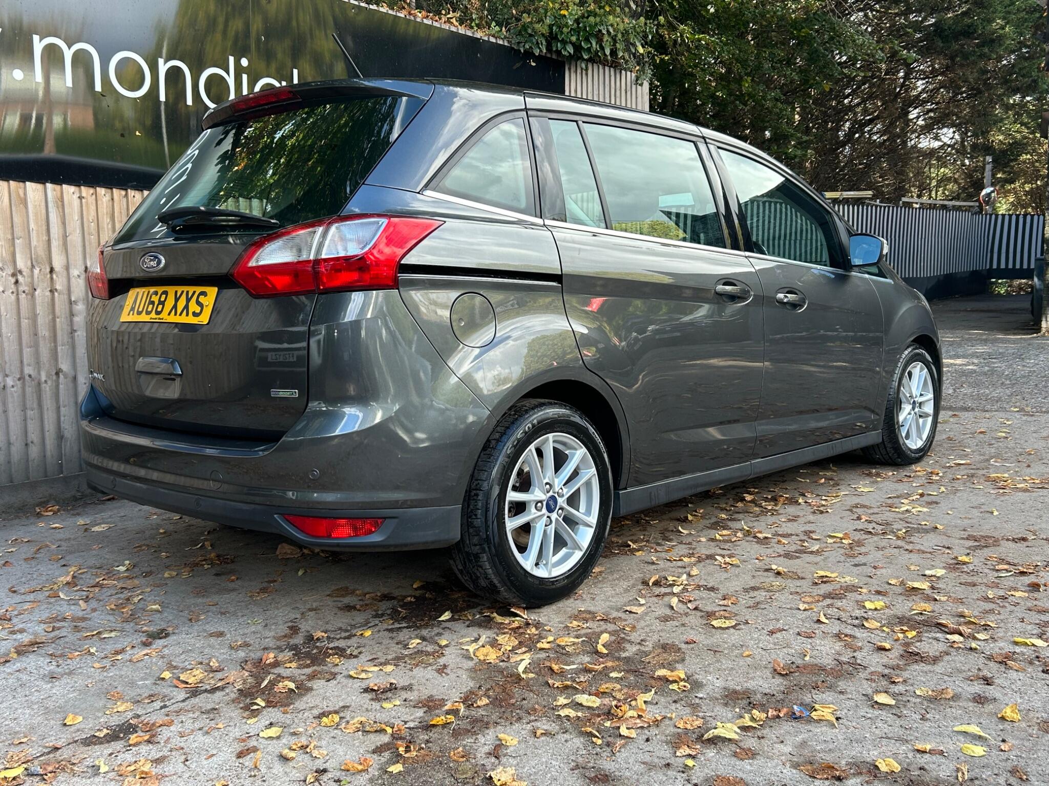 Ford Grand C-Max view 17