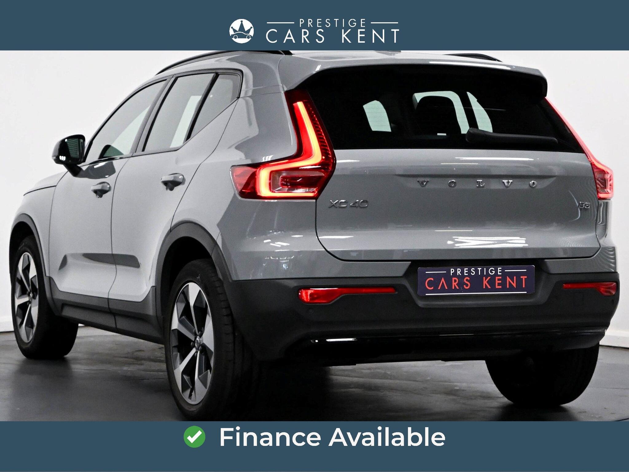 Volvo XC40 view 3