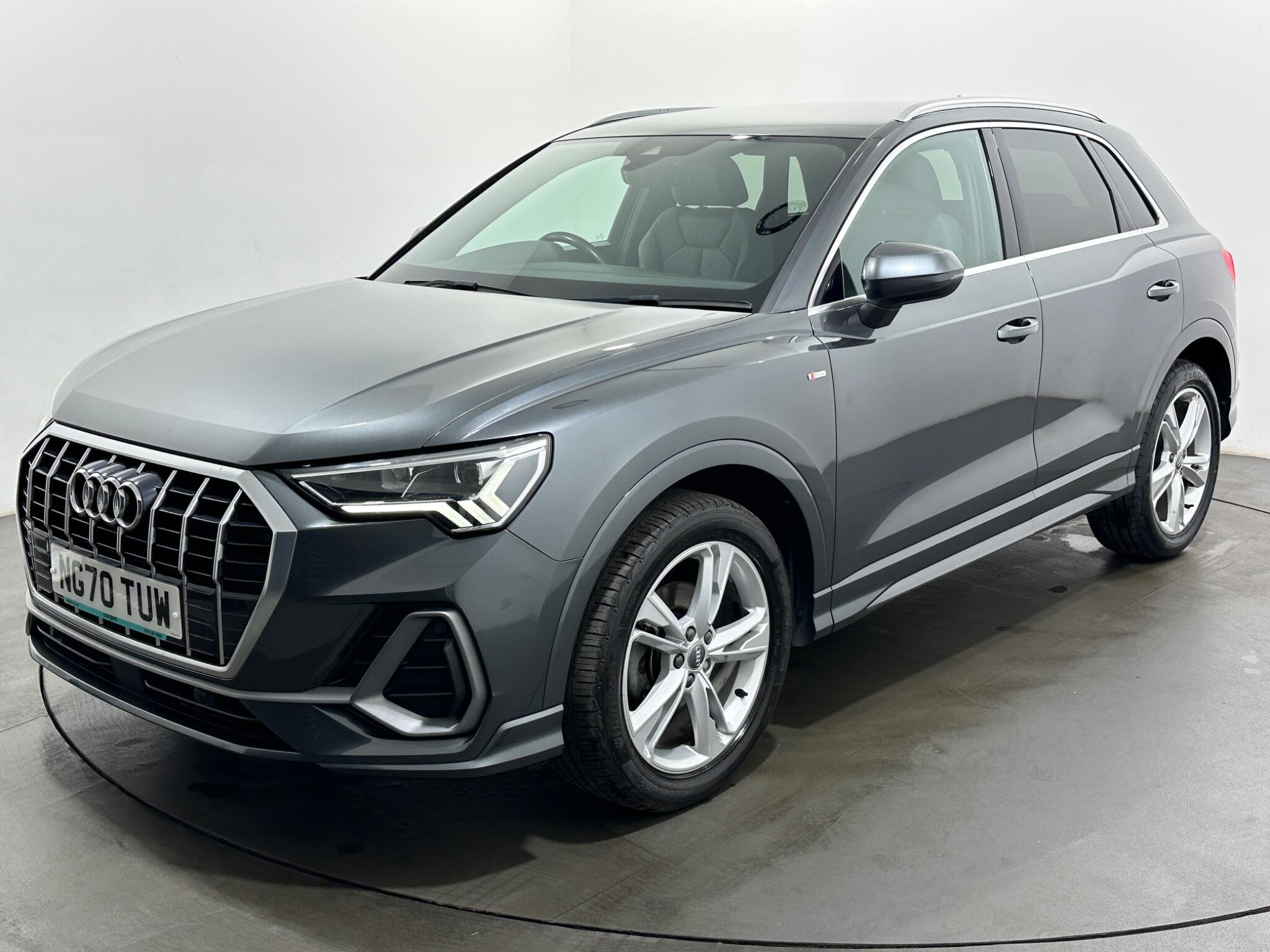 Audi Q3 view 53