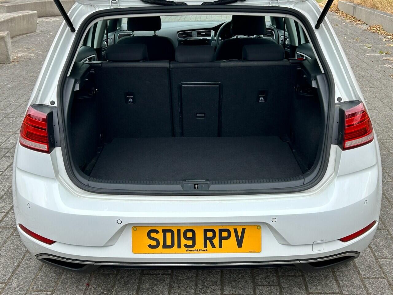Volkswagen Golf view 17